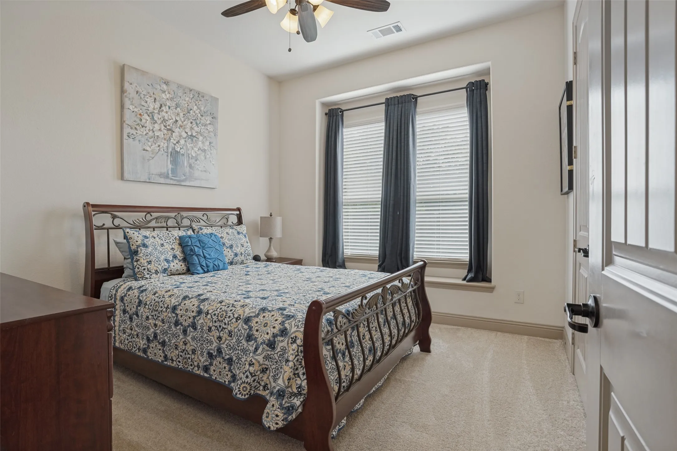 Single Family Residence For Sale in Collin County , 321 Berkshire Court, Prosper, Texas 75078, 3 Bedroom, 3 Bathroom, 3 Garage spaces, 2,671 Sqft, built in 2016, mls#21398549, Real Estate Agent in Prosper, Homes For Sale in Collin county, Homes For Sale in Prosper, Realtor in Prosper Texas, Real Estate Brokerage Independent Realty Texas, Luminita Cordes Realtor