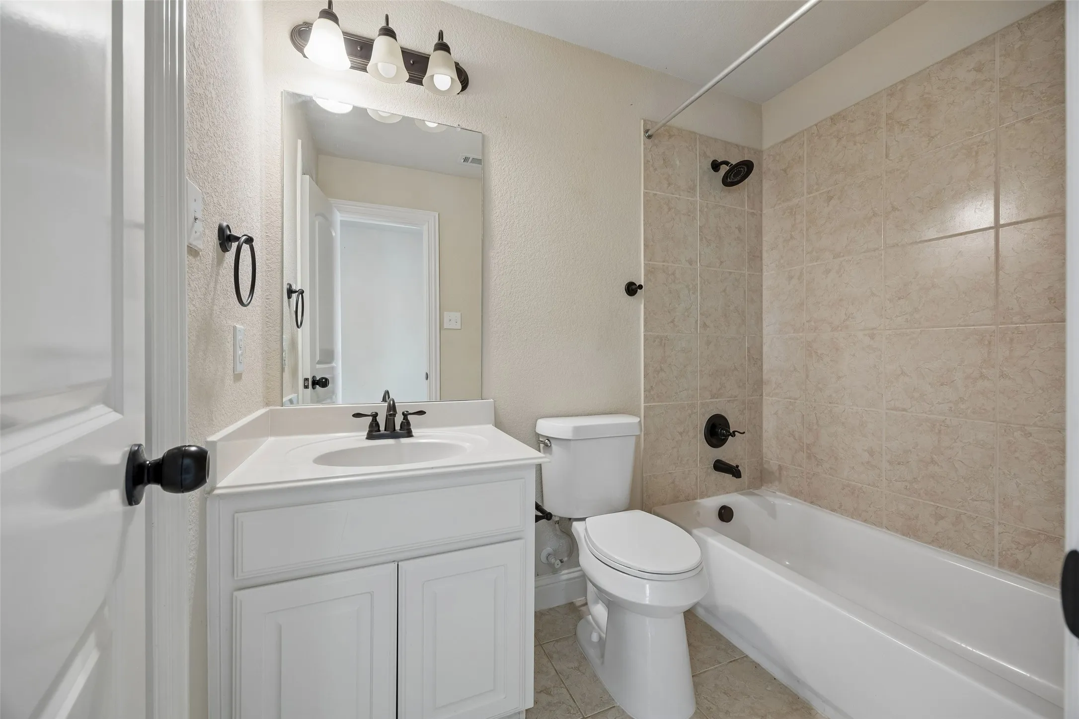 Single Family Residence For Sale in Collin County , 3537 Acropolis Way, Plano, Texas 75074, 6 Bedroom, 5 Bathroom, 2 Garage spaces, 4,169 Sqft, built in 2015, mls#21398561, Real Estate Agent in Plano, Homes For Sale in Collin county, Homes For Sale in Plano, Realtor in Plano Texas, Real Estate Brokerage Independent Realty Texas, Luminita Cordes Realtor