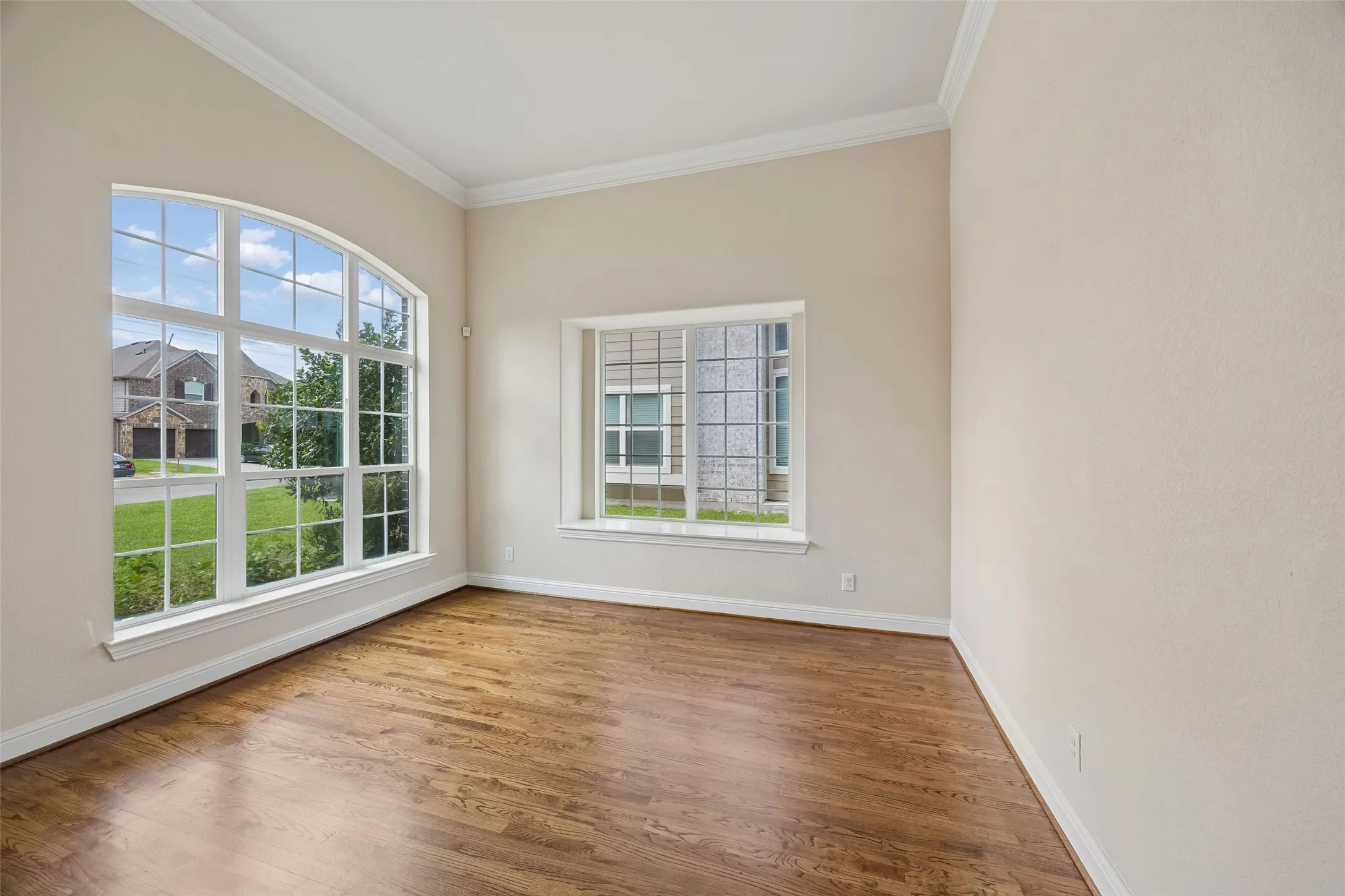 Single Family Residence For Sale in Collin County , 3537 Acropolis Way, Plano, Texas 75074, 6 Bedroom, 5 Bathroom, 2 Garage spaces, 4,169 Sqft, built in 2015, mls#21398561, Real Estate Agent in Plano, Homes For Sale in Collin county, Homes For Sale in Plano, Realtor in Plano Texas, Real Estate Brokerage Independent Realty Texas, Luminita Cordes Realtor