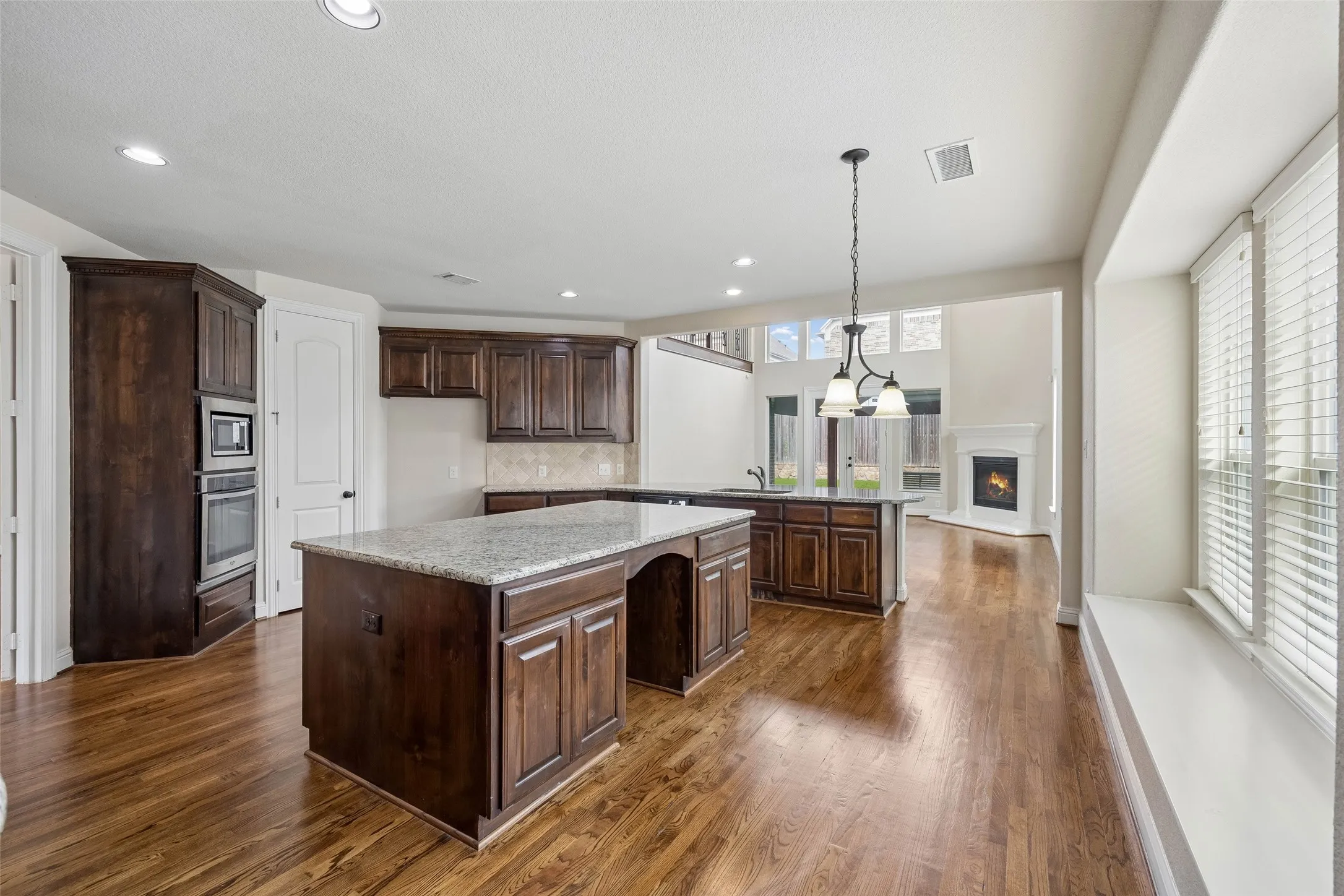 Single Family Residence For Sale in Collin County , 3537 Acropolis Way, Plano, Texas 75074, 6 Bedroom, 5 Bathroom, 2 Garage spaces, 4,169 Sqft, built in 2015, mls#21398561, Real Estate Agent in Plano, Homes For Sale in Collin county, Homes For Sale in Plano, Realtor in Plano Texas, Real Estate Brokerage Independent Realty Texas, Luminita Cordes Realtor