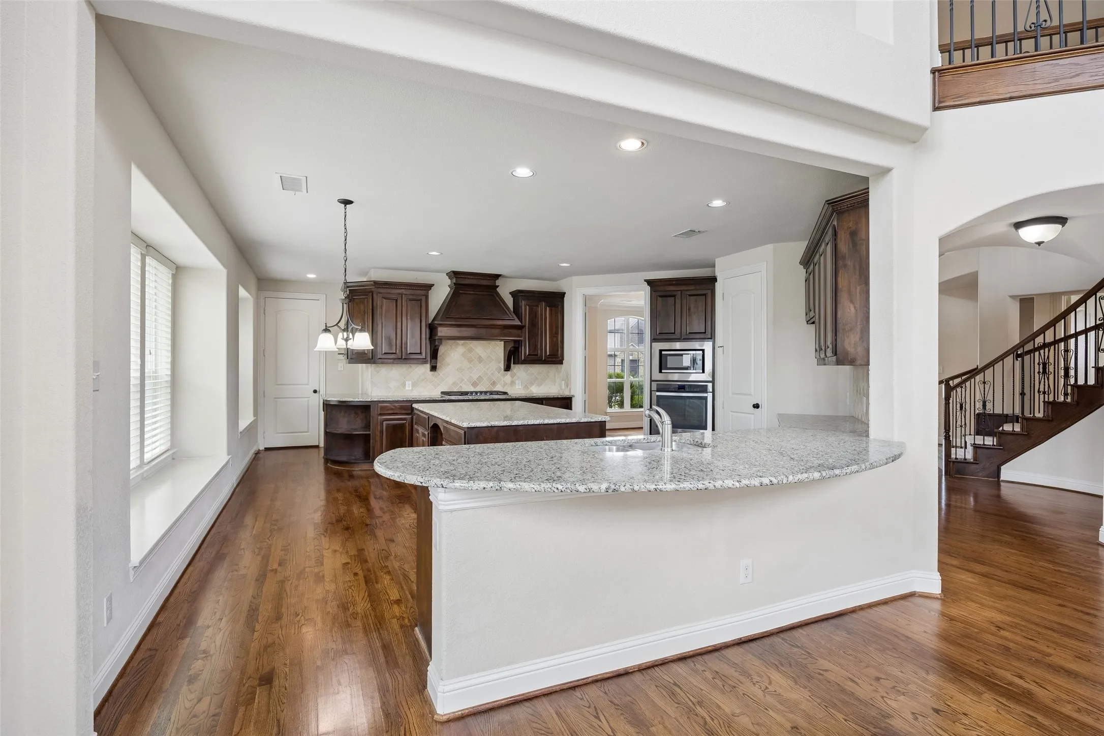 Single Family Residence For Sale in Collin County , 3537 Acropolis Way, Plano, Texas 75074, 6 Bedroom, 5 Bathroom, 2 Garage spaces, 4,169 Sqft, built in 2015, mls#21398561, Real Estate Agent in Plano, Homes For Sale in Collin county, Homes For Sale in Plano, Realtor in Plano Texas, Real Estate Brokerage Independent Realty Texas, Luminita Cordes Realtor
