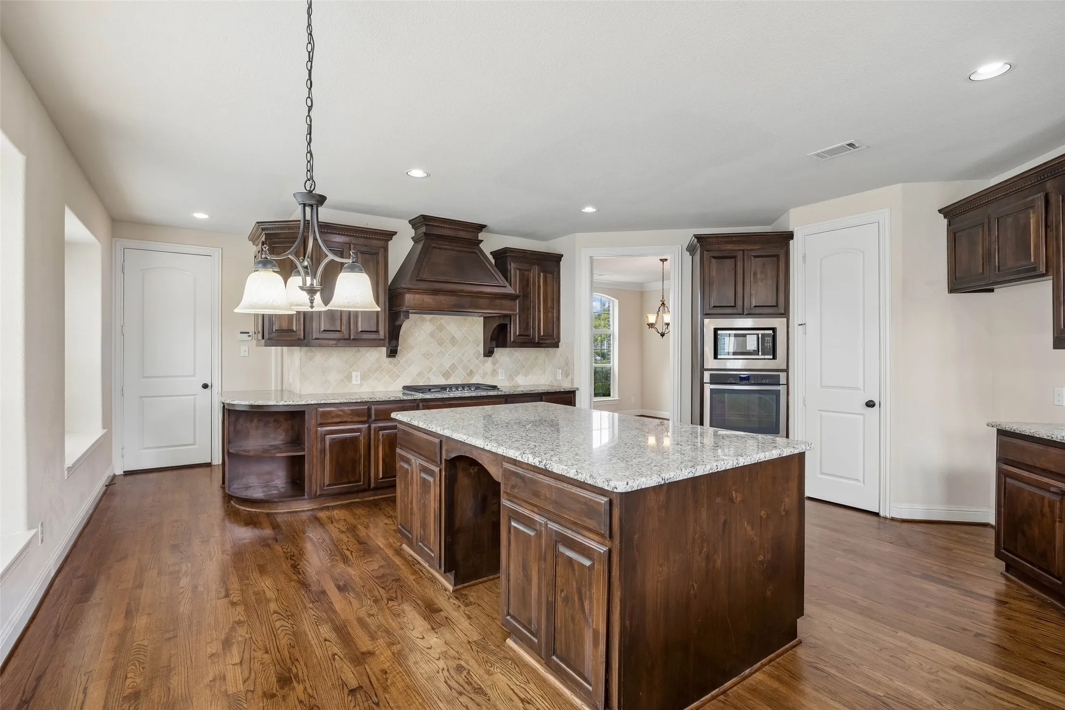 Single Family Residence For Sale in Collin County , 3537 Acropolis Way, Plano, Texas 75074, 6 Bedroom, 5 Bathroom, 2 Garage spaces, 4,169 Sqft, built in 2015, mls#21398561, Real Estate Agent in Plano, Homes For Sale in Collin county, Homes For Sale in Plano, Realtor in Plano Texas, Real Estate Brokerage Independent Realty Texas, Luminita Cordes Realtor