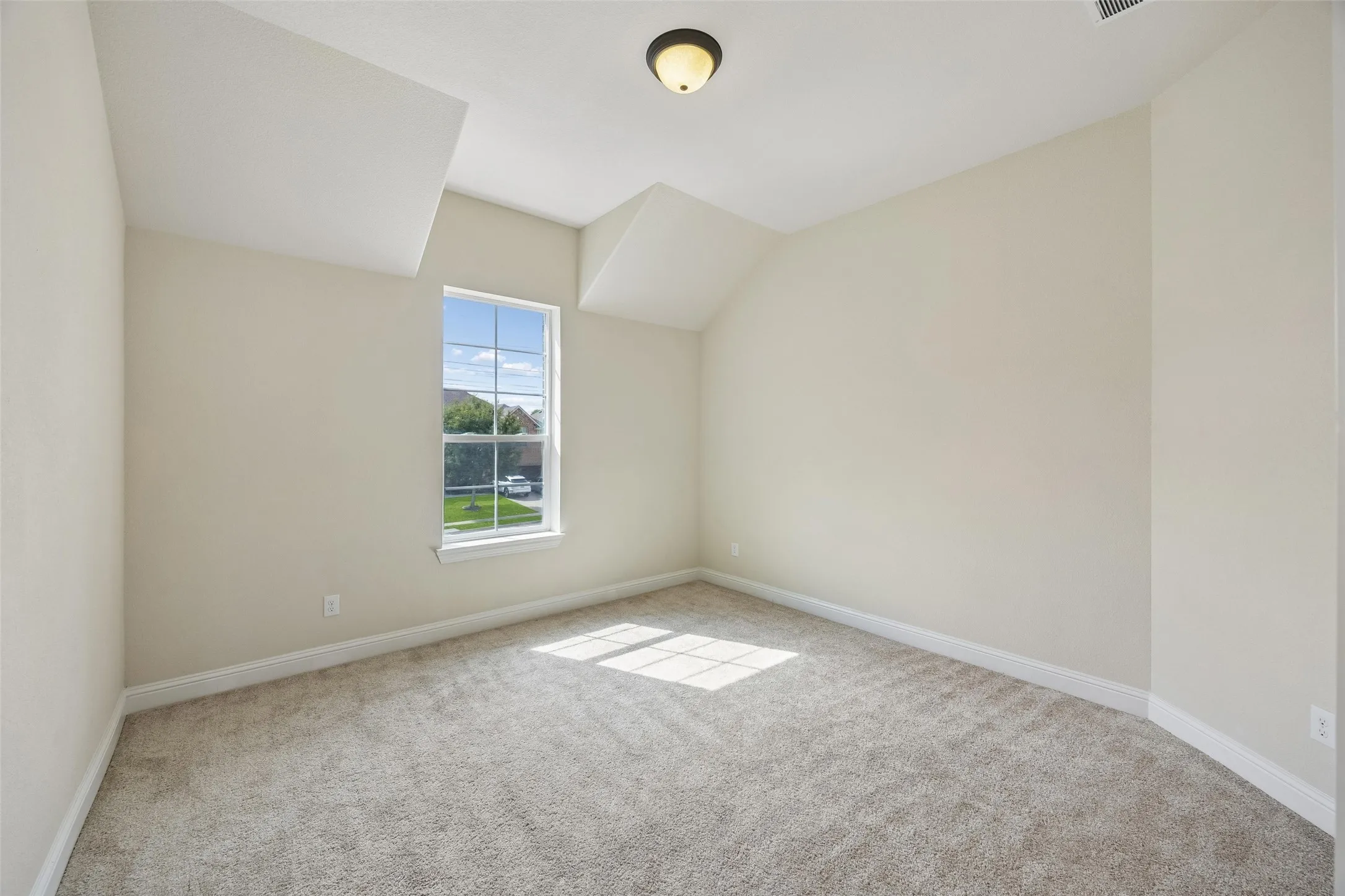 Single Family Residence For Sale in Collin County , 3537 Acropolis Way, Plano, Texas 75074, 6 Bedroom, 5 Bathroom, 2 Garage spaces, 4,169 Sqft, built in 2015, mls#21398561, Real Estate Agent in Plano, Homes For Sale in Collin county, Homes For Sale in Plano, Realtor in Plano Texas, Real Estate Brokerage Independent Realty Texas, Luminita Cordes Realtor