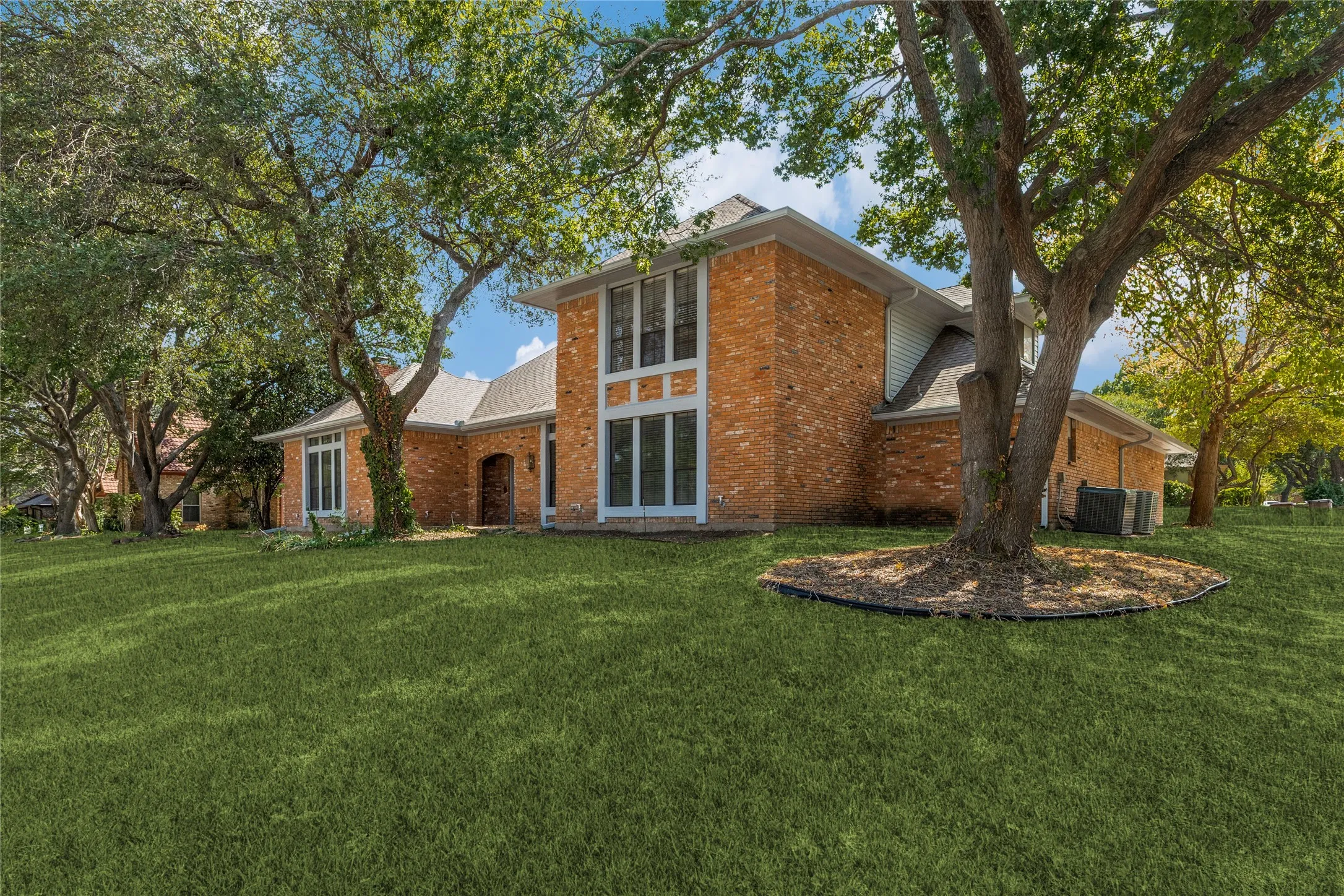 Single Family Residence For Sale in Collin County , 5013 Country Place Drive, Plano, Texas 75023, 4 Bedroom, 4 Bathroom, 2 Garage spaces, 3,235 Sqft, built in 1979, mls#21363409, Real Estate Agent in Plano, Homes For Sale in Collin county, Homes For Sale in Plano, Realtor in Plano Texas, Real Estate Brokerage Independent Realty Texas, Luminita Cordes Realtor