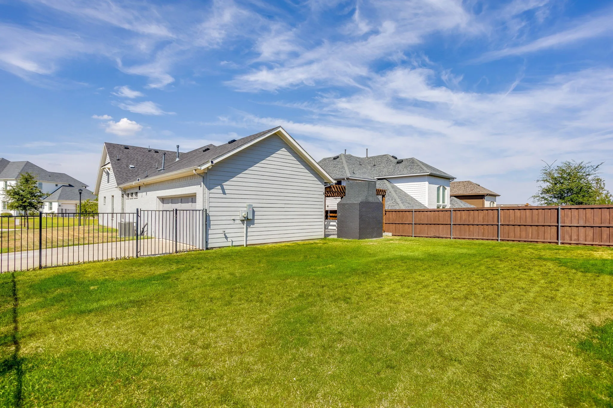 Single Family Residence For Rent in Parker County , 1800 Narita Bend, Fort Worth, Texas 76008, 3 Bedroom, 2 Bathroom, 2 Garage spaces, 2,280 Sqft, built in 2020, mls#21398185, Real Estate Agent in Fort Worth, Homes For Rent in Parker county, Homes For Rent in Fort Worth, Realtor in Fort Worth Texas, Real Estate Brokerage Independent Realty Texas, Luminita Cordes Realtor
