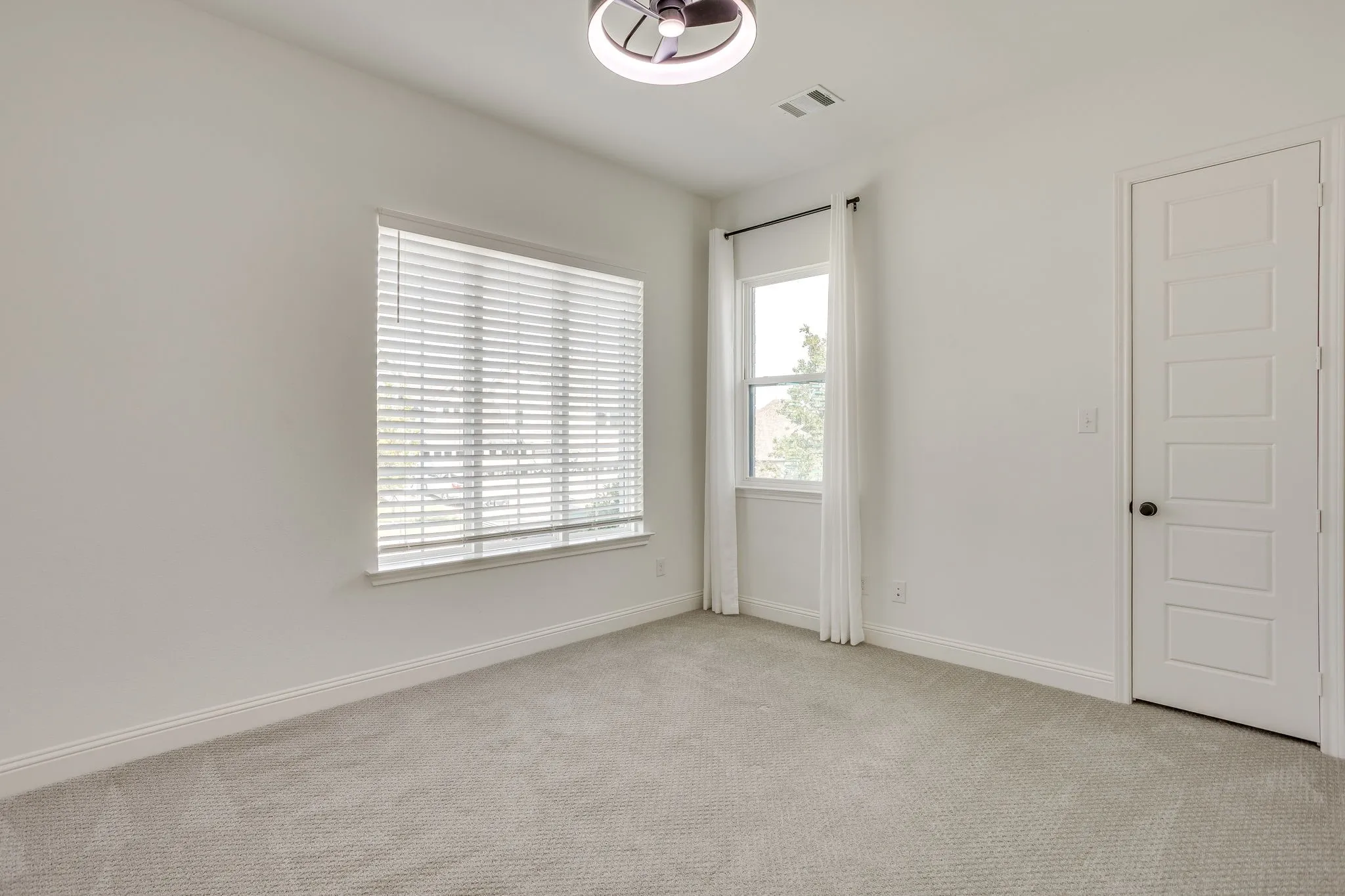Single Family Residence For Rent in Parker County , 1800 Narita Bend, Fort Worth, Texas 76008, 3 Bedroom, 2 Bathroom, 2 Garage spaces, 2,280 Sqft, built in 2020, mls#21398185, Real Estate Agent in Fort Worth, Homes For Rent in Parker county, Homes For Rent in Fort Worth, Realtor in Fort Worth Texas, Real Estate Brokerage Independent Realty Texas, Luminita Cordes Realtor