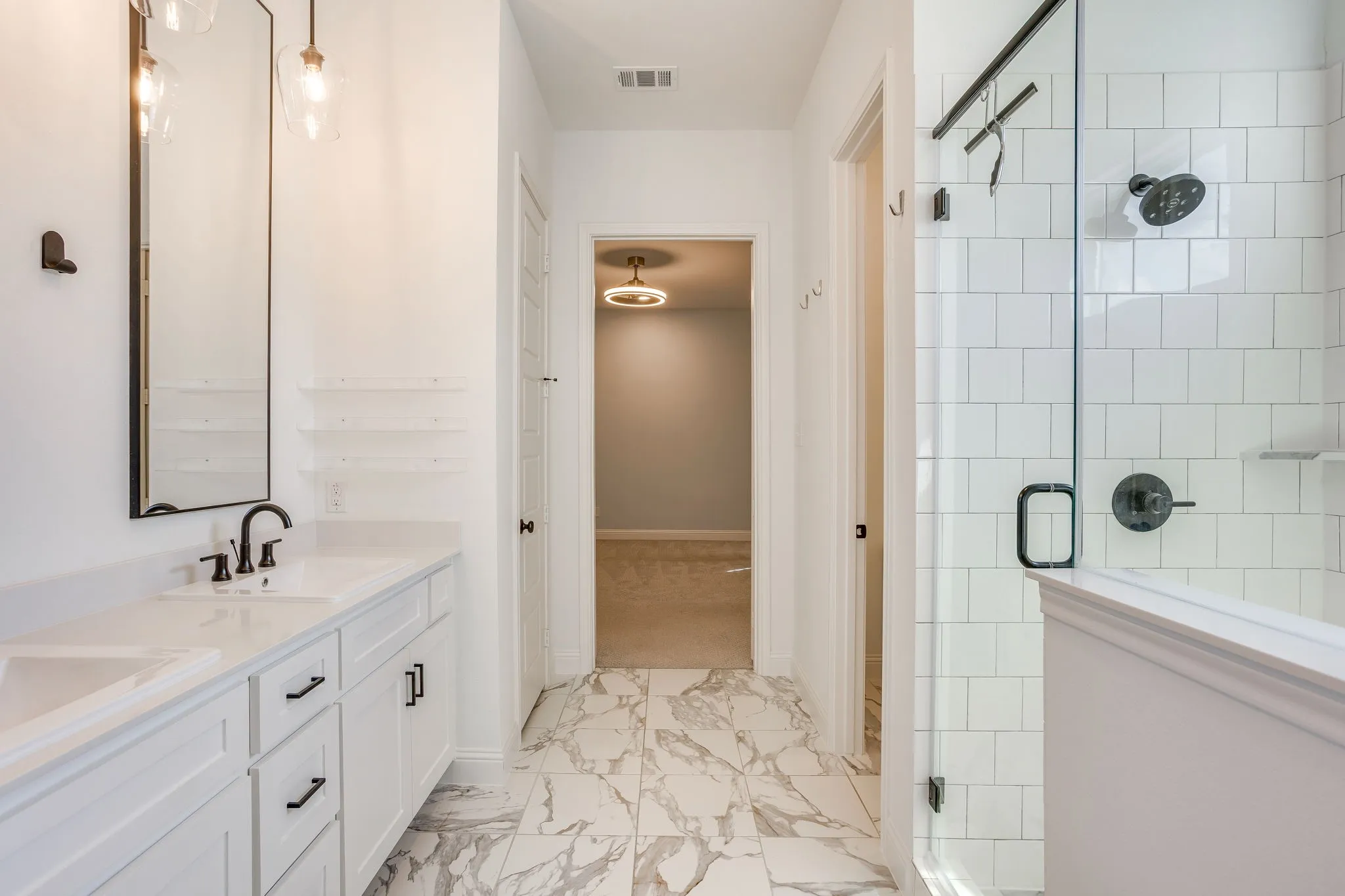 Single Family Residence For Rent in Parker County , 1800 Narita Bend, Fort Worth, Texas 76008, 3 Bedroom, 2 Bathroom, 2 Garage spaces, 2,280 Sqft, built in 2020, mls#21398185, Real Estate Agent in Fort Worth, Homes For Rent in Parker county, Homes For Rent in Fort Worth, Realtor in Fort Worth Texas, Real Estate Brokerage Independent Realty Texas, Luminita Cordes Realtor