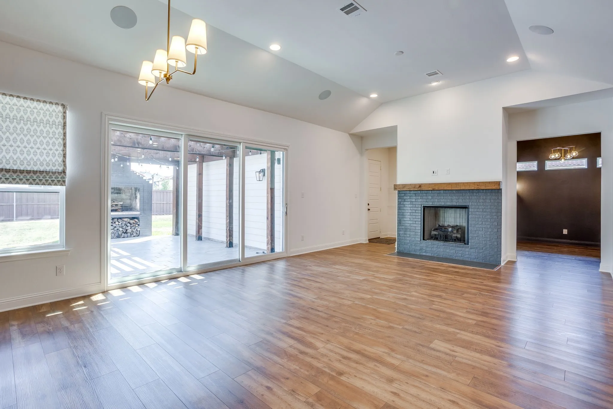 Single Family Residence For Rent in Parker County , 1800 Narita Bend, Fort Worth, Texas 76008, 3 Bedroom, 2 Bathroom, 2 Garage spaces, 2,280 Sqft, built in 2020, mls#21398185, Real Estate Agent in Fort Worth, Homes For Rent in Parker county, Homes For Rent in Fort Worth, Realtor in Fort Worth Texas, Real Estate Brokerage Independent Realty Texas, Luminita Cordes Realtor