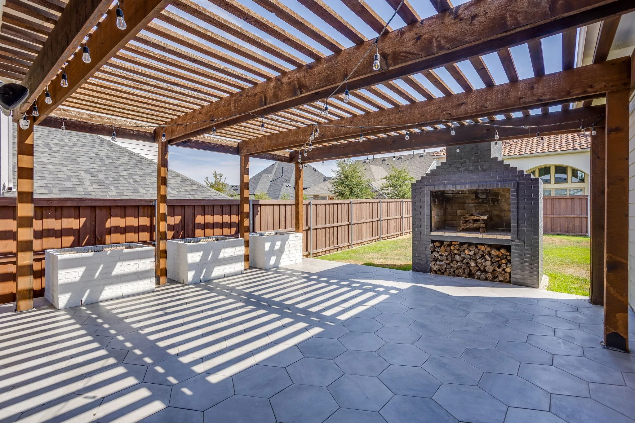 Single Family Residence For Rent in Parker County , 1800 Narita Bend, Fort Worth, Texas 76008, 3 Bedroom, 2 Bathroom, 2 Garage spaces, 2,280 Sqft, built in 2020, mls#21398185, Real Estate Agent in Fort Worth, Homes For Rent in Parker county, Homes For Rent in Fort Worth, Realtor in Fort Worth Texas, Real Estate Brokerage Independent Realty Texas, Luminita Cordes Realtor