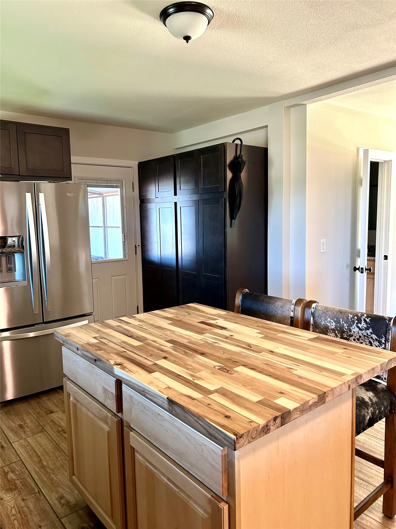 Farm For Sale in Montague County , 2886 TX-59 Highway S, Bowie, Texas 76230, 2 Bedroom, 2 Bathroom, Garage spaces, 1,276 Sqft, built in 1940, mls#21397280, Real Estate Agent in Bowie, Homes For Sale in Montague county, Homes For Sale in Bowie, Realtor in Bowie Texas, Real Estate Brokerage Independent Realty Texas, Luminita Cordes Realtor