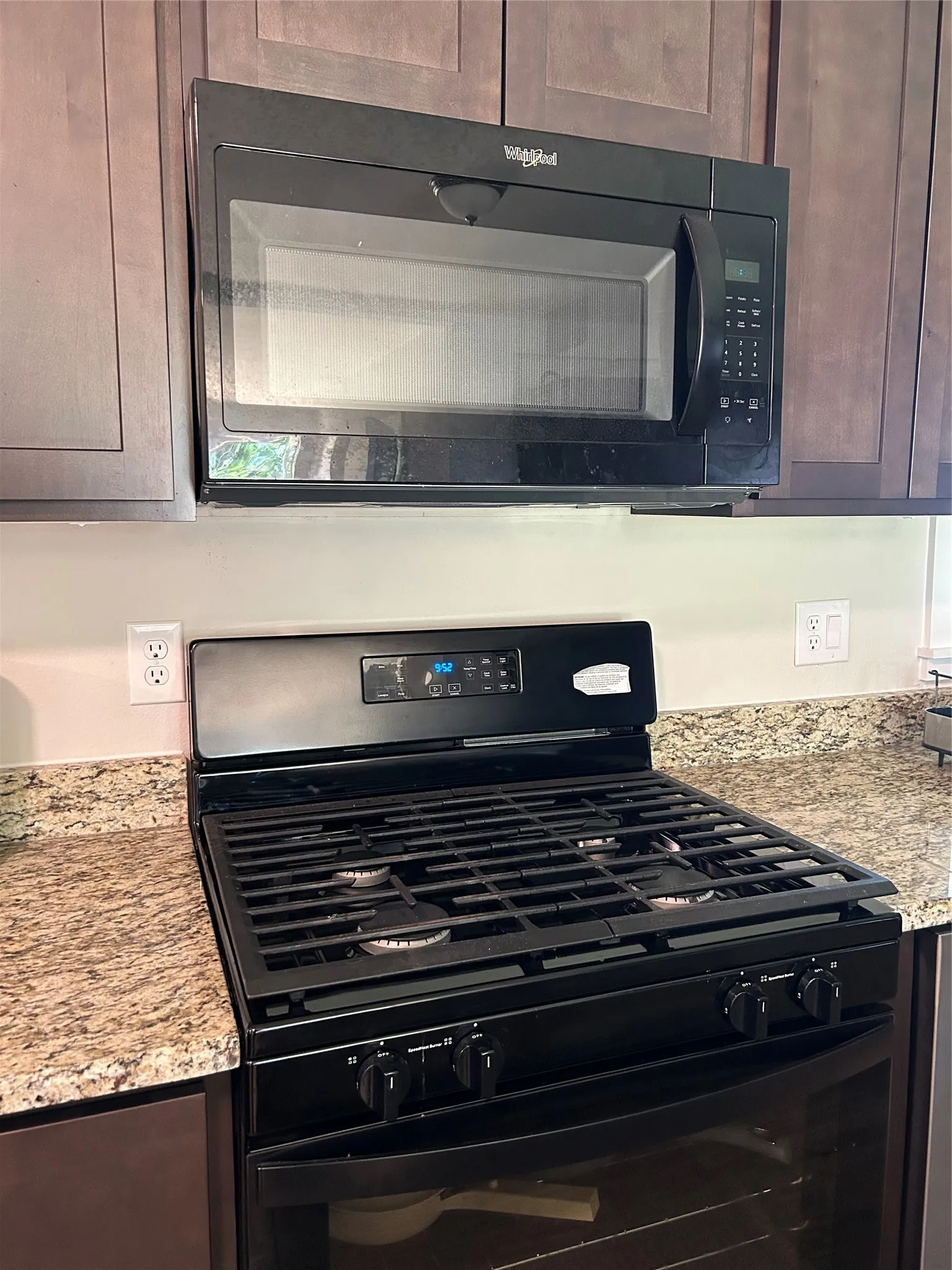 Farm For Sale in Montague County , 2886 TX-59 Highway S, Bowie, Texas 76230, 2 Bedroom, 2 Bathroom, Garage spaces, 1,276 Sqft, built in 1940, mls#21397280, Real Estate Agent in Bowie, Homes For Sale in Montague county, Homes For Sale in Bowie, Realtor in Bowie Texas, Real Estate Brokerage Independent Realty Texas, Luminita Cordes Realtor