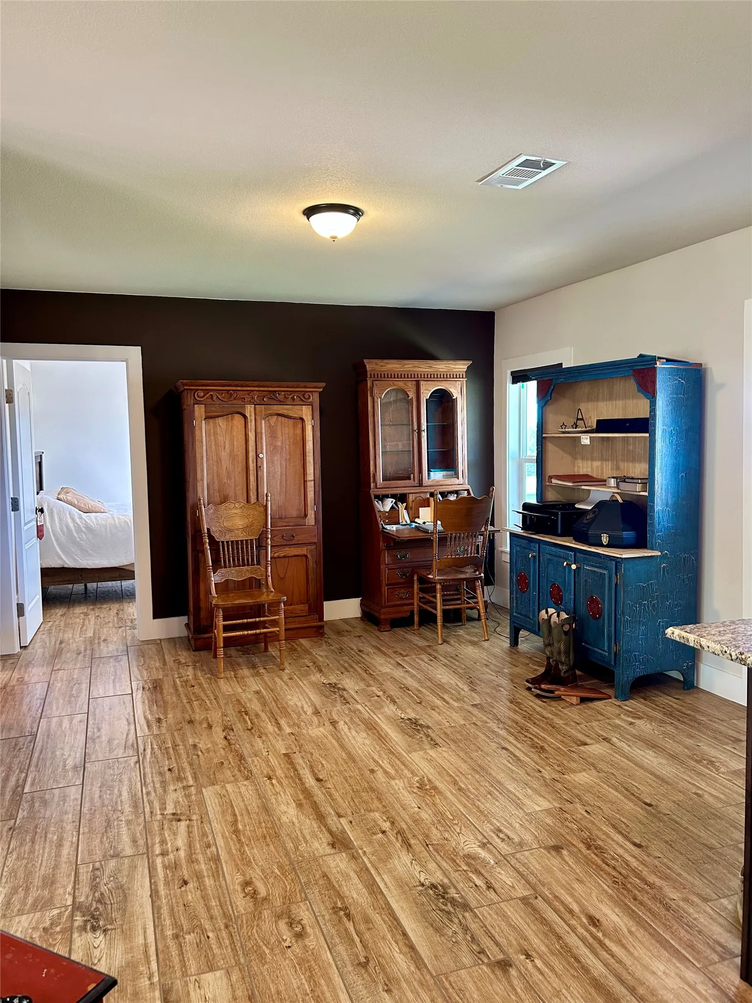 Farm For Sale in Montague County , 2886 TX-59 Highway S, Bowie, Texas 76230, 2 Bedroom, 2 Bathroom, Garage spaces, 1,276 Sqft, built in 1940, mls#21397280, Real Estate Agent in Bowie, Homes For Sale in Montague county, Homes For Sale in Bowie, Realtor in Bowie Texas, Real Estate Brokerage Independent Realty Texas, Luminita Cordes Realtor