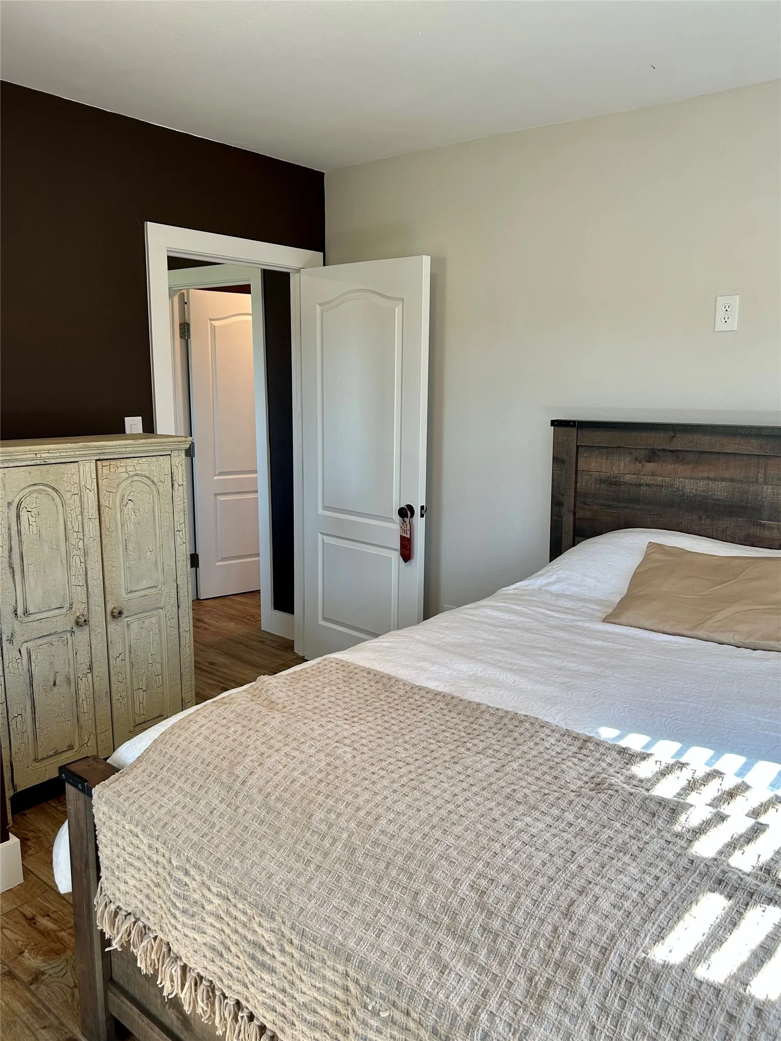 Farm For Sale in Montague County , 2886 TX-59 Highway S, Bowie, Texas 76230, 2 Bedroom, 2 Bathroom, Garage spaces, 1,276 Sqft, built in 1940, mls#21397280, Real Estate Agent in Bowie, Homes For Sale in Montague county, Homes For Sale in Bowie, Realtor in Bowie Texas, Real Estate Brokerage Independent Realty Texas, Luminita Cordes Realtor