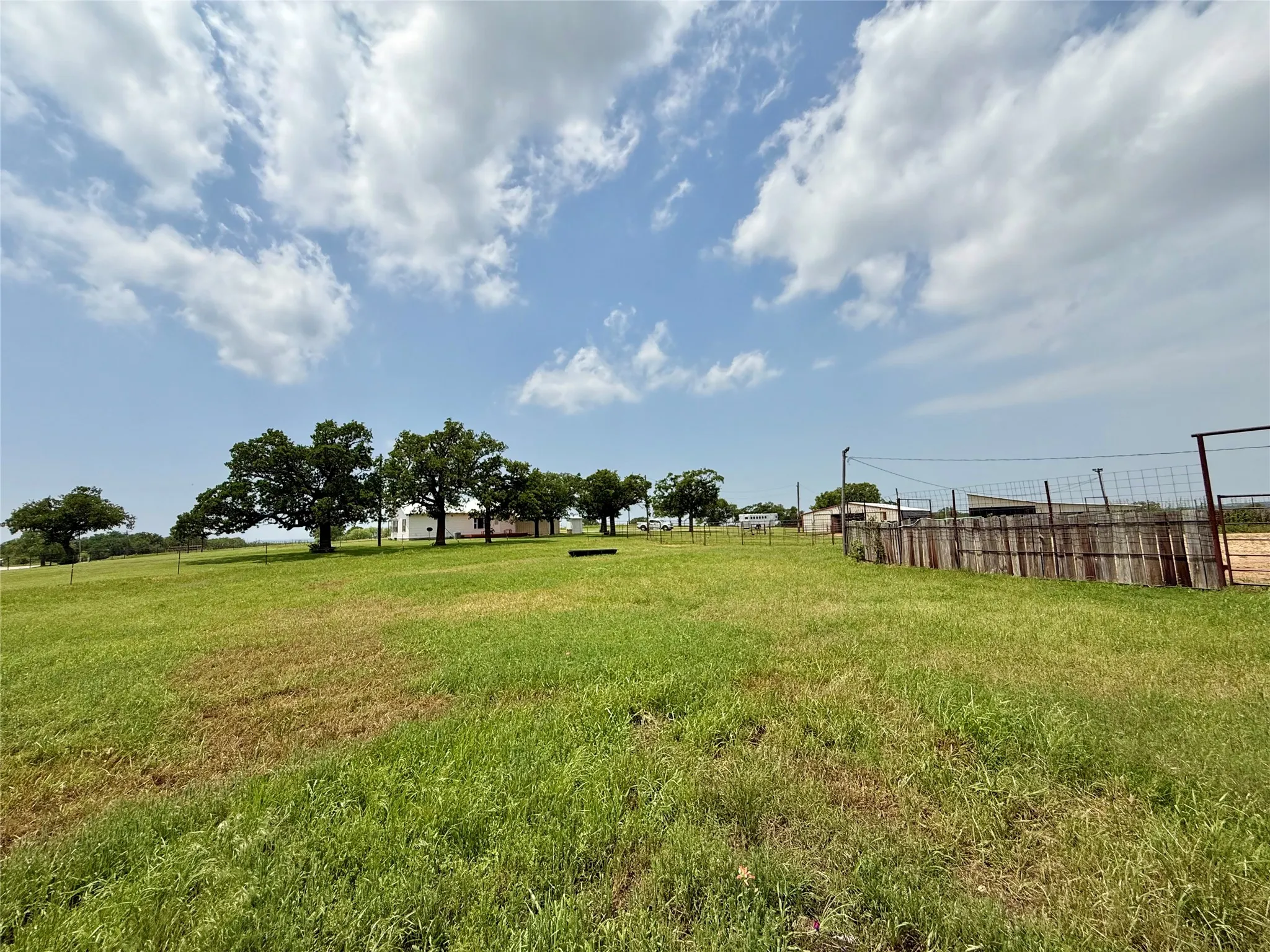 Farm For Sale in Montague County , 2886 TX-59 Highway S, Bowie, Texas 76230, 2 Bedroom, 2 Bathroom, Garage spaces, 1,276 Sqft, built in 1940, mls#21397280, Real Estate Agent in Bowie, Homes For Sale in Montague county, Homes For Sale in Bowie, Realtor in Bowie Texas, Real Estate Brokerage Independent Realty Texas, Luminita Cordes Realtor