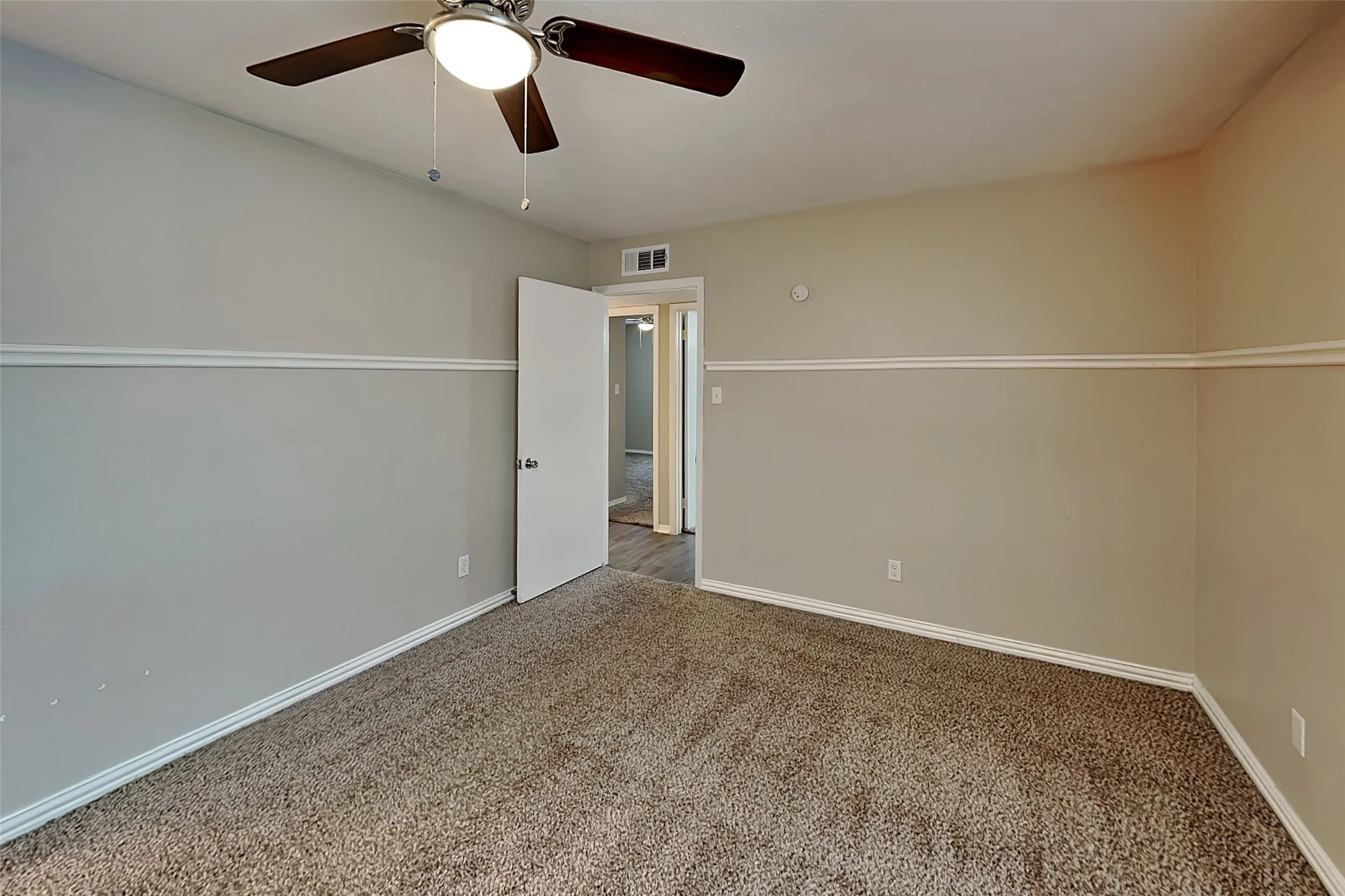 Single Family Residence For Rent in Collin County , 1528 Jabbet Drive, Plano, Texas 75025, 3 Bedroom, 2 Bathroom, 2 Garage spaces, 1,645 Sqft, built in 1984, mls#21398634, Real Estate Agent in Plano, Homes For Rent in Collin county, Homes For Rent in Plano, Realtor in Plano Texas, Real Estate Brokerage Independent Realty Texas, Luminita Cordes Realtor
