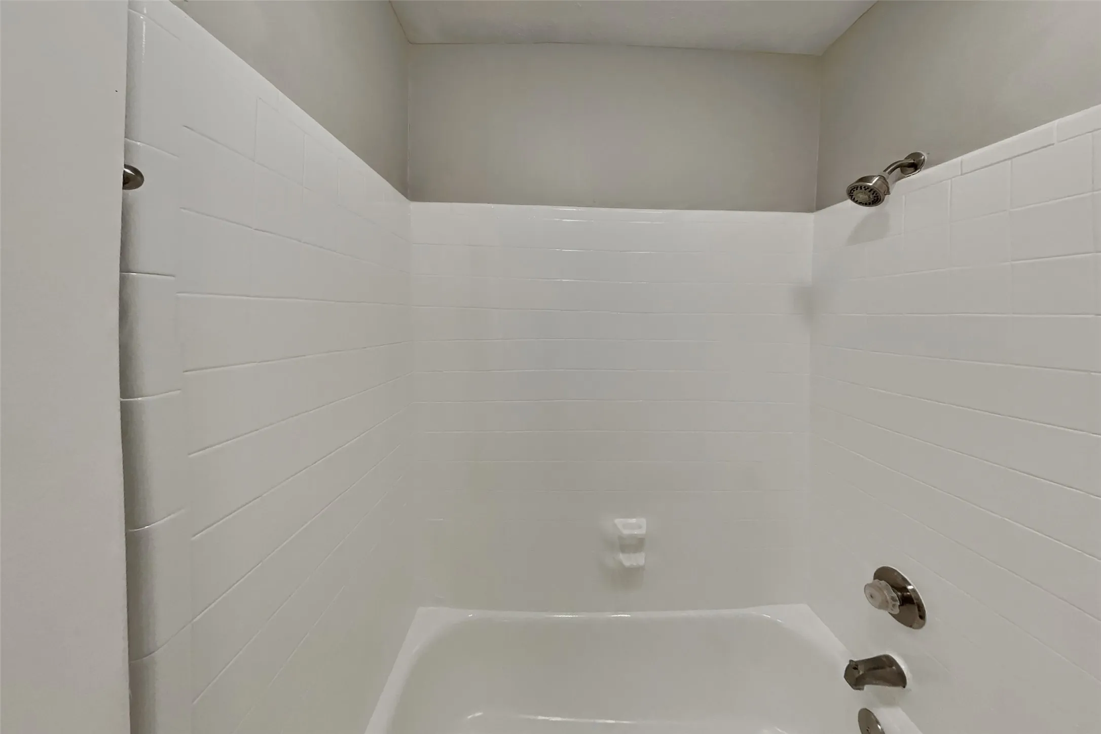 Single Family Residence For Rent in Collin County , 1528 Jabbet Drive, Plano, Texas 75025, 3 Bedroom, 2 Bathroom, 2 Garage spaces, 1,645 Sqft, built in 1984, mls#21398634, Real Estate Agent in Plano, Homes For Rent in Collin county, Homes For Rent in Plano, Realtor in Plano Texas, Real Estate Brokerage Independent Realty Texas, Luminita Cordes Realtor
