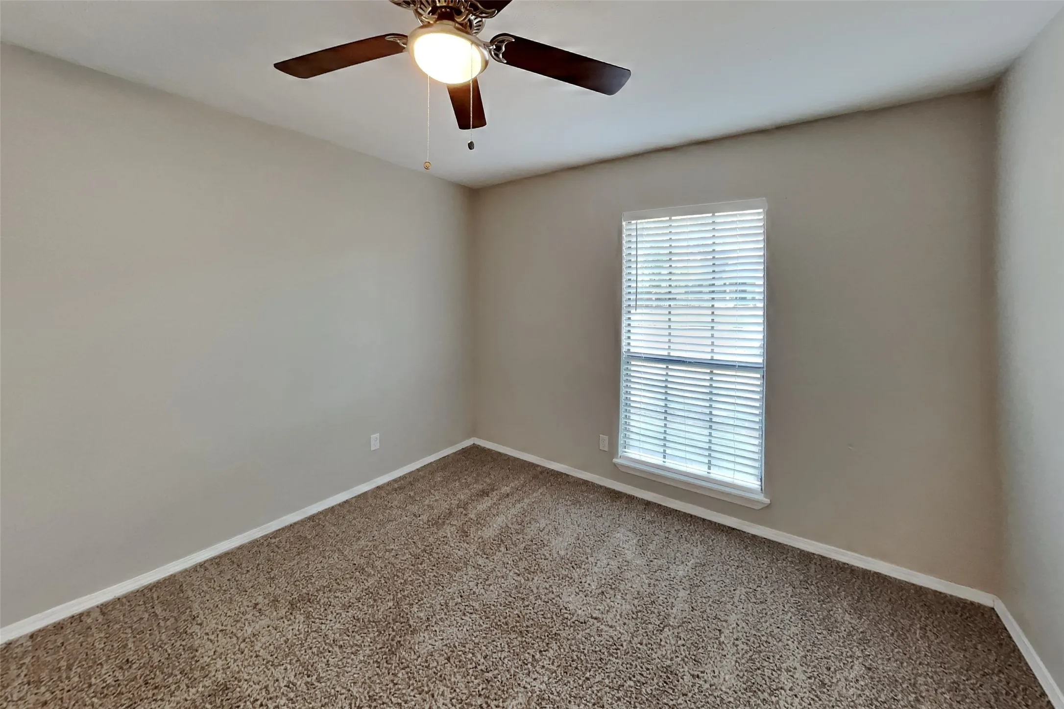 Single Family Residence For Rent in Collin County , 1528 Jabbet Drive, Plano, Texas 75025, 3 Bedroom, 2 Bathroom, 2 Garage spaces, 1,645 Sqft, built in 1984, mls#21398634, Real Estate Agent in Plano, Homes For Rent in Collin county, Homes For Rent in Plano, Realtor in Plano Texas, Real Estate Brokerage Independent Realty Texas, Luminita Cordes Realtor