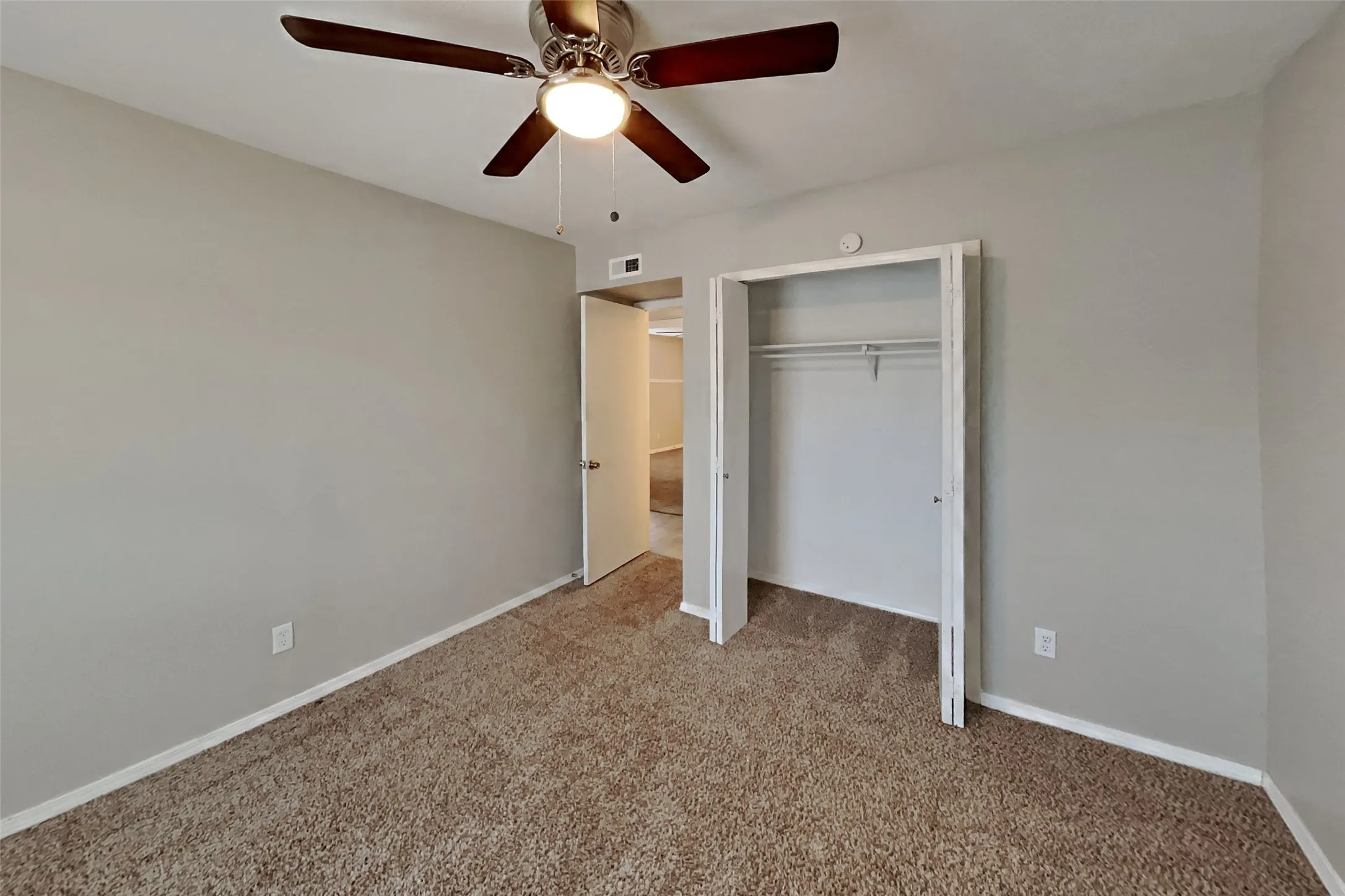 Single Family Residence For Rent in Collin County , 1528 Jabbet Drive, Plano, Texas 75025, 3 Bedroom, 2 Bathroom, 2 Garage spaces, 1,645 Sqft, built in 1984, mls#21398634, Real Estate Agent in Plano, Homes For Rent in Collin county, Homes For Rent in Plano, Realtor in Plano Texas, Real Estate Brokerage Independent Realty Texas, Luminita Cordes Realtor
