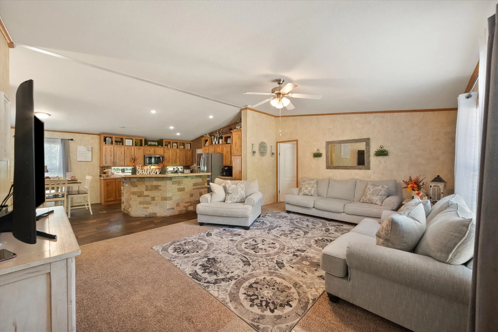 Mobile Home For Sale in Henderson County , 110 Wooded Creek Drive, Athens, Texas 75751, 4 Bedroom, 2 Bathroom, Garage spaces, 1,792 Sqft, built in 2016, mls#21398110, Real Estate Agent in Athens, Homes For Sale in Henderson county, Homes For Sale in Athens, Realtor in Athens Texas, Real Estate Brokerage Independent Realty Texas, Luminita Cordes Realtor