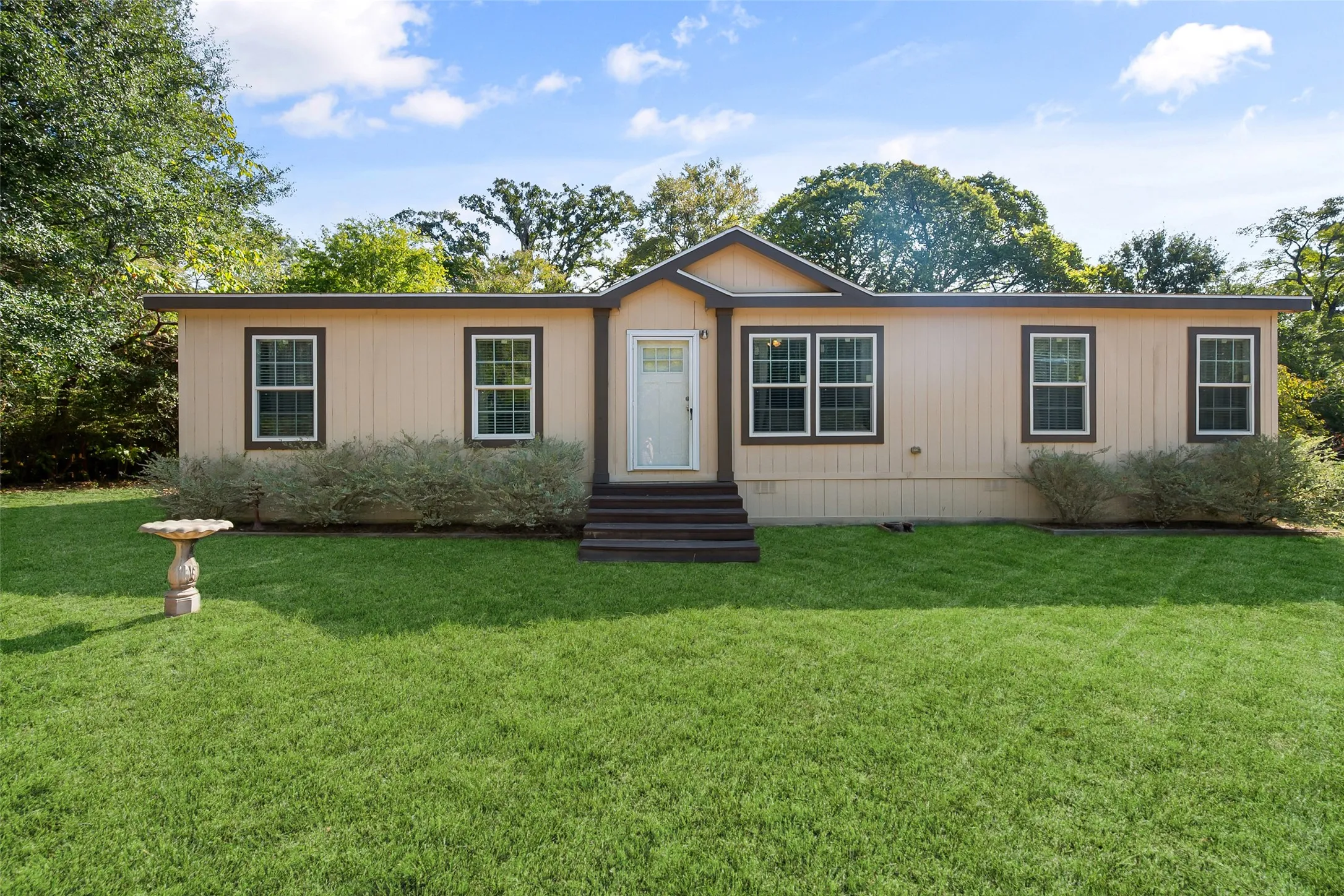 Mobile Home For Sale in Henderson County , 110 Wooded Creek Drive, Athens, Texas 75751, 4 Bedroom, 2 Bathroom, Garage spaces, 1,792 Sqft, built in 2016, mls#21398110, Real Estate Agent in Athens, Homes For Sale in Henderson county, Homes For Sale in Athens, Realtor in Athens Texas, Real Estate Brokerage Independent Realty Texas, Luminita Cordes Realtor