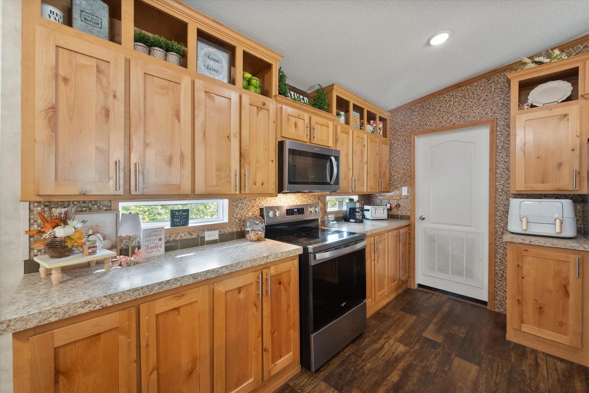 Mobile Home For Sale in Henderson County , 110 Wooded Creek Drive, Athens, Texas 75751, 4 Bedroom, 2 Bathroom, Garage spaces, 1,792 Sqft, built in 2016, mls#21398110, Real Estate Agent in Athens, Homes For Sale in Henderson county, Homes For Sale in Athens, Realtor in Athens Texas, Real Estate Brokerage Independent Realty Texas, Luminita Cordes Realtor