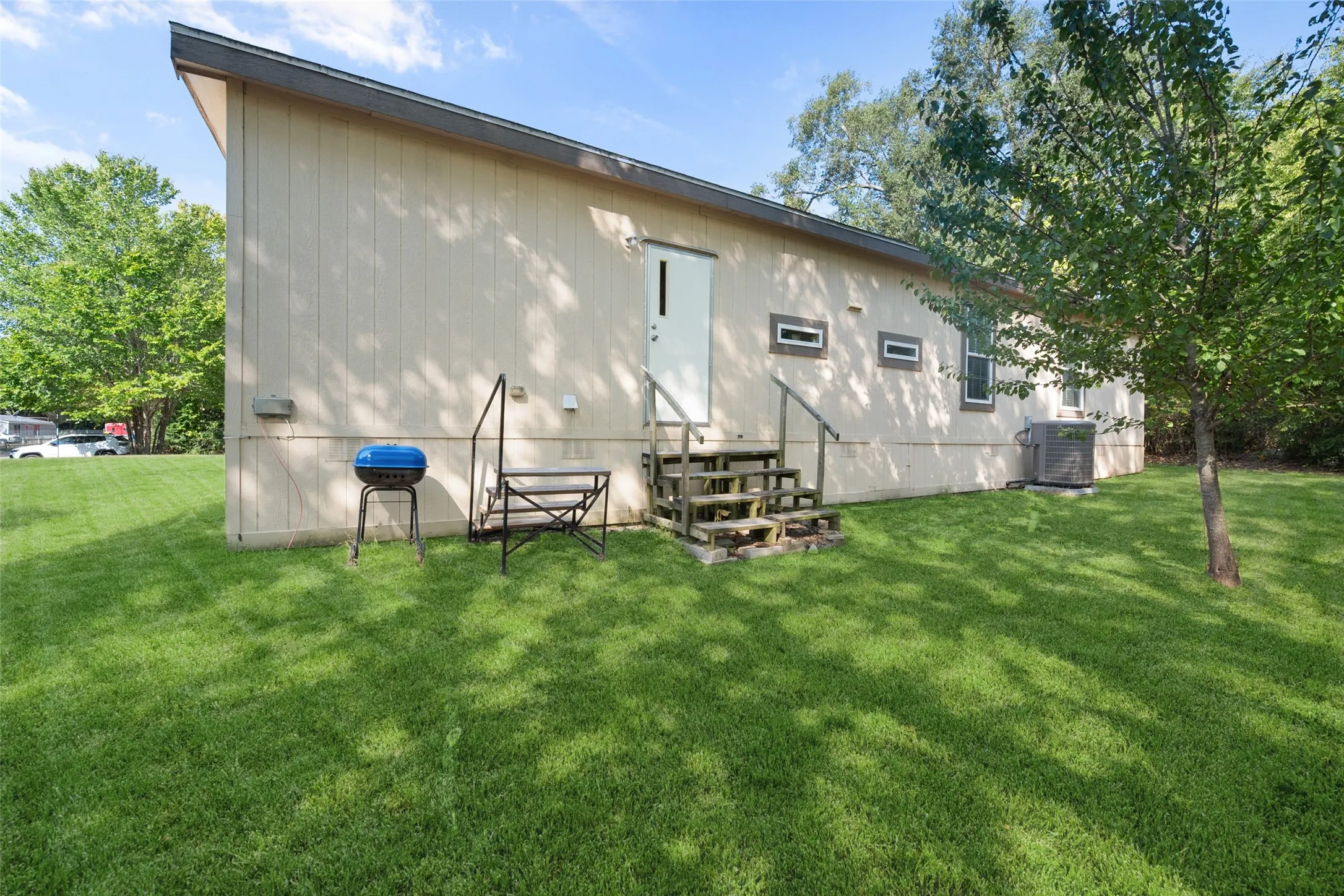Mobile Home For Sale in Henderson County , 110 Wooded Creek Drive, Athens, Texas 75751, 4 Bedroom, 2 Bathroom, Garage spaces, 1,792 Sqft, built in 2016, mls#21398110, Real Estate Agent in Athens, Homes For Sale in Henderson county, Homes For Sale in Athens, Realtor in Athens Texas, Real Estate Brokerage Independent Realty Texas, Luminita Cordes Realtor
