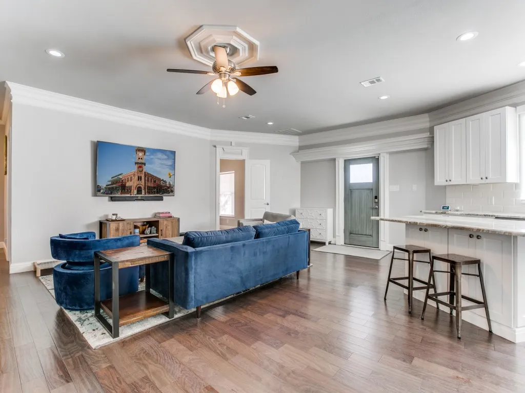 Single Family Residence For Rent in Tarrant County , 507 E Dallas Road, Grapevine, Texas 76051, 3 Bedroom, 3 Bathroom, Garage spaces, 1,832 Sqft, built in 1960, mls#21398531, Real Estate Agent in Grapevine, Homes For Rent in Tarrant county, Homes For Rent in Grapevine, Realtor in Grapevine Texas, Real Estate Brokerage Independent Realty Texas, Luminita Cordes Realtor