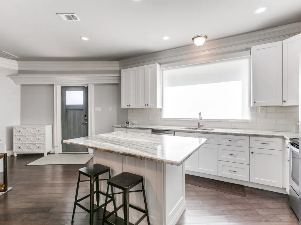 Single Family Residence For Rent in Tarrant County , 507 E Dallas Road, Grapevine, Texas 76051, 3 Bedroom, 3 Bathroom, Garage spaces, 1,832 Sqft, built in 1960, mls#21398531, Real Estate Agent in Grapevine, Homes For Rent in Tarrant county, Homes For Rent in Grapevine, Realtor in Grapevine Texas, Real Estate Brokerage Independent Realty Texas, Luminita Cordes Realtor