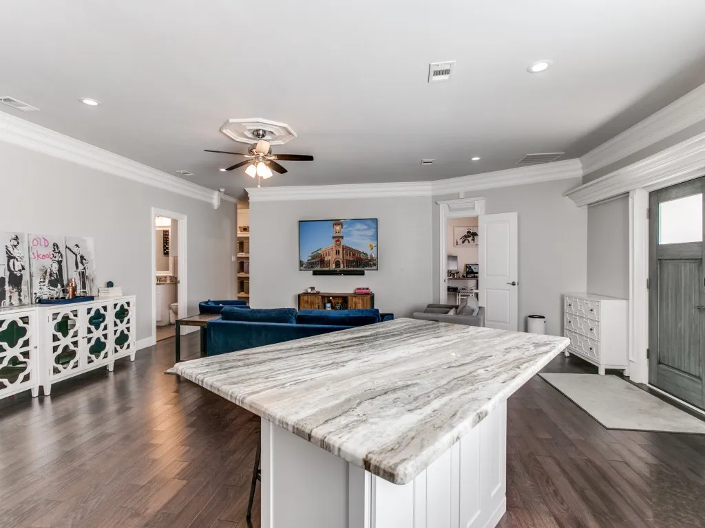 Single Family Residence For Rent in Tarrant County , 507 E Dallas Road, Grapevine, Texas 76051, 3 Bedroom, 3 Bathroom, Garage spaces, 1,832 Sqft, built in 1960, mls#21398531, Real Estate Agent in Grapevine, Homes For Rent in Tarrant county, Homes For Rent in Grapevine, Realtor in Grapevine Texas, Real Estate Brokerage Independent Realty Texas, Luminita Cordes Realtor