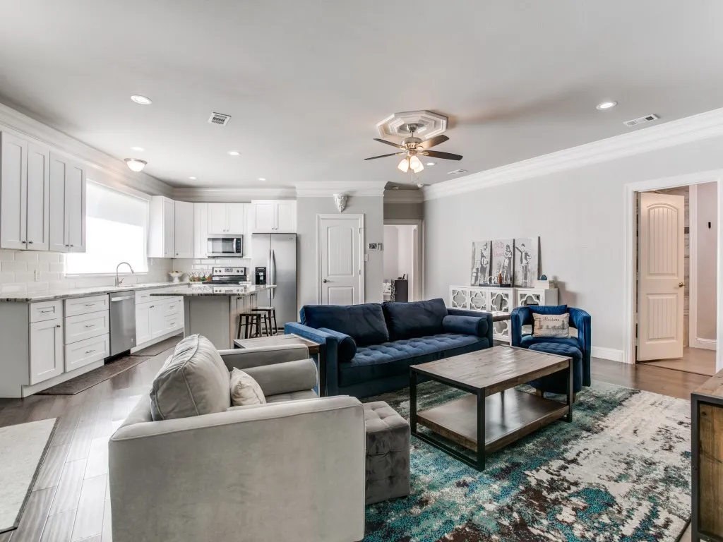 Single Family Residence For Rent in Tarrant County , 507 E Dallas Road, Grapevine, Texas 76051, 3 Bedroom, 3 Bathroom, Garage spaces, 1,832 Sqft, built in 1960, mls#21398531, Real Estate Agent in Grapevine, Homes For Rent in Tarrant county, Homes For Rent in Grapevine, Realtor in Grapevine Texas, Real Estate Brokerage Independent Realty Texas, Luminita Cordes Realtor