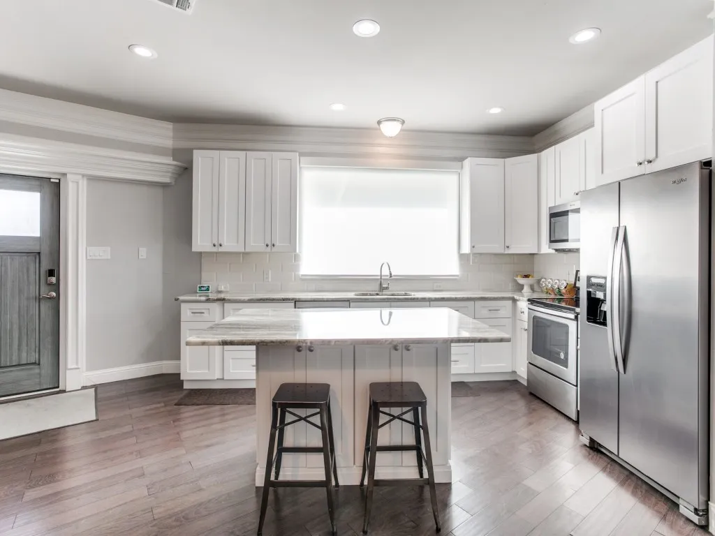 Single Family Residence For Rent in Tarrant County , 507 E Dallas Road, Grapevine, Texas 76051, 3 Bedroom, 3 Bathroom, Garage spaces, 1,832 Sqft, built in 1960, mls#21398531, Real Estate Agent in Grapevine, Homes For Rent in Tarrant county, Homes For Rent in Grapevine, Realtor in Grapevine Texas, Real Estate Brokerage Independent Realty Texas, Luminita Cordes Realtor