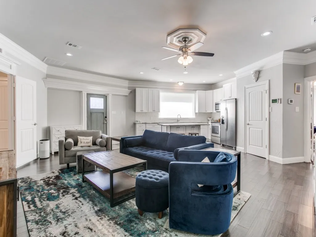 Single Family Residence For Rent in Tarrant County , 507 E Dallas Road, Grapevine, Texas 76051, 3 Bedroom, 3 Bathroom, Garage spaces, 1,832 Sqft, built in 1960, mls#21398531, Real Estate Agent in Grapevine, Homes For Rent in Tarrant county, Homes For Rent in Grapevine, Realtor in Grapevine Texas, Real Estate Brokerage Independent Realty Texas, Luminita Cordes Realtor