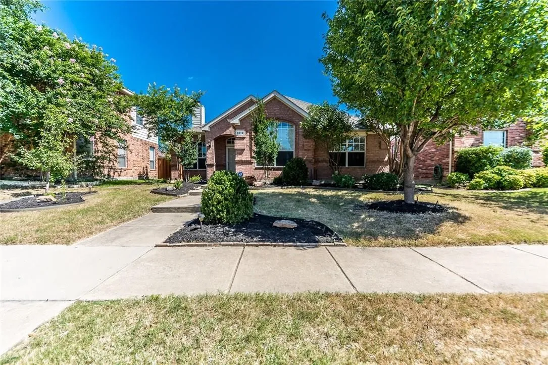 Single Family Residence For Rent in Collin County , 5812 Pinyon Drive, Mc Kinney, Texas 75070, 3 Bedroom, 2 Bathroom, 2 Garage spaces, 1,604 Sqft, built in 2000, mls#21398663, Real Estate Agent in Mc Kinney, Homes For Rent in Collin county, Homes For Rent in Mc Kinney, Realtor in Mc Kinney Texas, Real Estate Brokerage Independent Realty Texas, Luminita Cordes Realtor