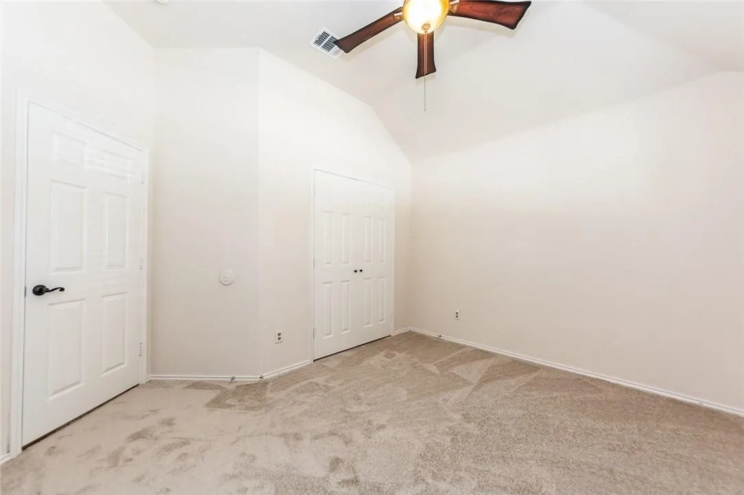 Single Family Residence For Rent in Collin County , 5812 Pinyon Drive, Mc Kinney, Texas 75070, 3 Bedroom, 2 Bathroom, 2 Garage spaces, 1,604 Sqft, built in 2000, mls#21398663, Real Estate Agent in Mc Kinney, Homes For Rent in Collin county, Homes For Rent in Mc Kinney, Realtor in Mc Kinney Texas, Real Estate Brokerage Independent Realty Texas, Luminita Cordes Realtor