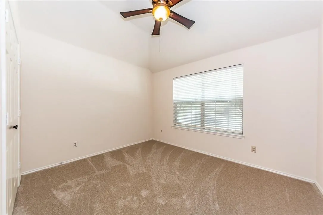 Single Family Residence For Rent in Collin County , 5812 Pinyon Drive, Mc Kinney, Texas 75070, 3 Bedroom, 2 Bathroom, 2 Garage spaces, 1,604 Sqft, built in 2000, mls#21398663, Real Estate Agent in Mc Kinney, Homes For Rent in Collin county, Homes For Rent in Mc Kinney, Realtor in Mc Kinney Texas, Real Estate Brokerage Independent Realty Texas, Luminita Cordes Realtor