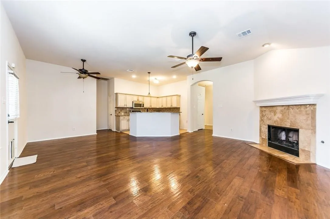 Single Family Residence For Rent in Collin County , 5812 Pinyon Drive, Mc Kinney, Texas 75070, 3 Bedroom, 2 Bathroom, 2 Garage spaces, 1,604 Sqft, built in 2000, mls#21398663, Real Estate Agent in Mc Kinney, Homes For Rent in Collin county, Homes For Rent in Mc Kinney, Realtor in Mc Kinney Texas, Real Estate Brokerage Independent Realty Texas, Luminita Cordes Realtor