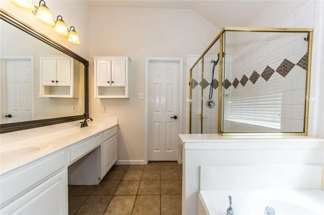 Single Family Residence For Rent in Collin County , 5812 Pinyon Drive, Mc Kinney, Texas 75070, 3 Bedroom, 2 Bathroom, 2 Garage spaces, 1,604 Sqft, built in 2000, mls#21398663, Real Estate Agent in Mc Kinney, Homes For Rent in Collin county, Homes For Rent in Mc Kinney, Realtor in Mc Kinney Texas, Real Estate Brokerage Independent Realty Texas, Luminita Cordes Realtor