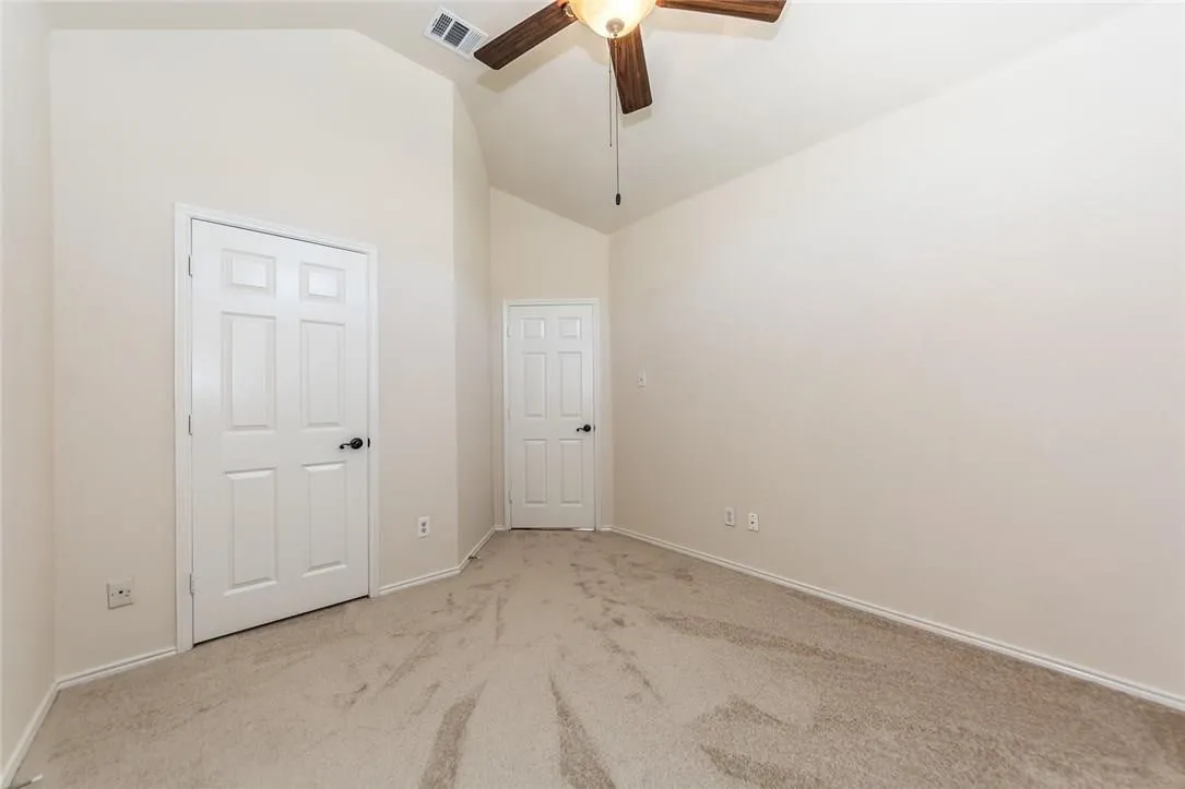 Single Family Residence For Rent in Collin County , 5812 Pinyon Drive, Mc Kinney, Texas 75070, 3 Bedroom, 2 Bathroom, 2 Garage spaces, 1,604 Sqft, built in 2000, mls#21398663, Real Estate Agent in Mc Kinney, Homes For Rent in Collin county, Homes For Rent in Mc Kinney, Realtor in Mc Kinney Texas, Real Estate Brokerage Independent Realty Texas, Luminita Cordes Realtor