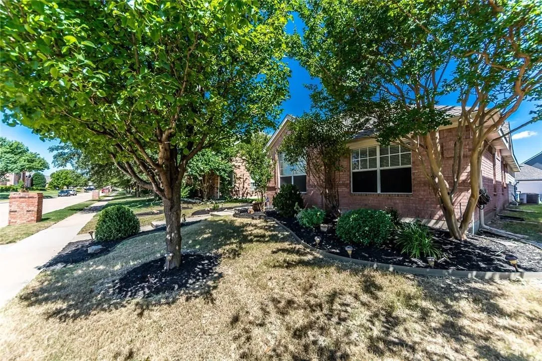 Single Family Residence For Rent in Collin County , 5812 Pinyon Drive, Mc Kinney, Texas 75070, 3 Bedroom, 2 Bathroom, 2 Garage spaces, 1,604 Sqft, built in 2000, mls#21398663, Real Estate Agent in Mc Kinney, Homes For Rent in Collin county, Homes For Rent in Mc Kinney, Realtor in Mc Kinney Texas, Real Estate Brokerage Independent Realty Texas, Luminita Cordes Realtor