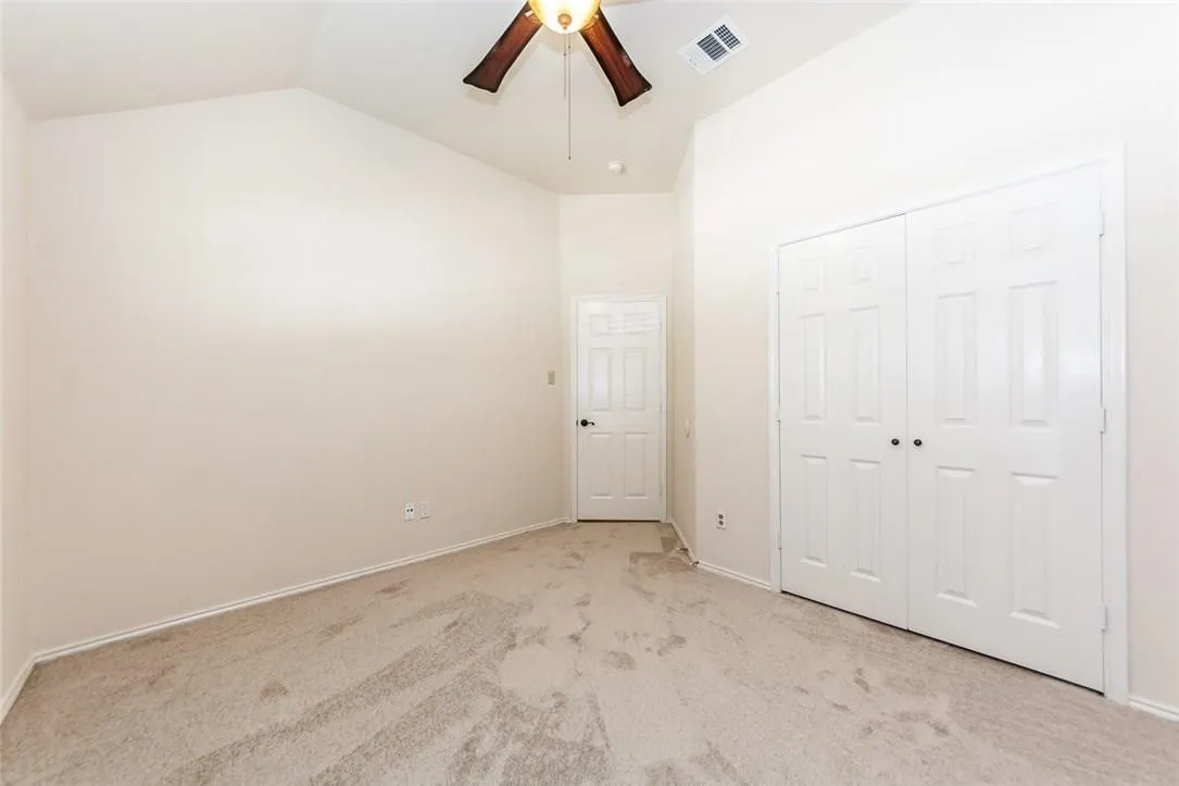 Single Family Residence For Rent in Collin County , 5812 Pinyon Drive, Mc Kinney, Texas 75070, 3 Bedroom, 2 Bathroom, 2 Garage spaces, 1,604 Sqft, built in 2000, mls#21398663, Real Estate Agent in Mc Kinney, Homes For Rent in Collin county, Homes For Rent in Mc Kinney, Realtor in Mc Kinney Texas, Real Estate Brokerage Independent Realty Texas, Luminita Cordes Realtor