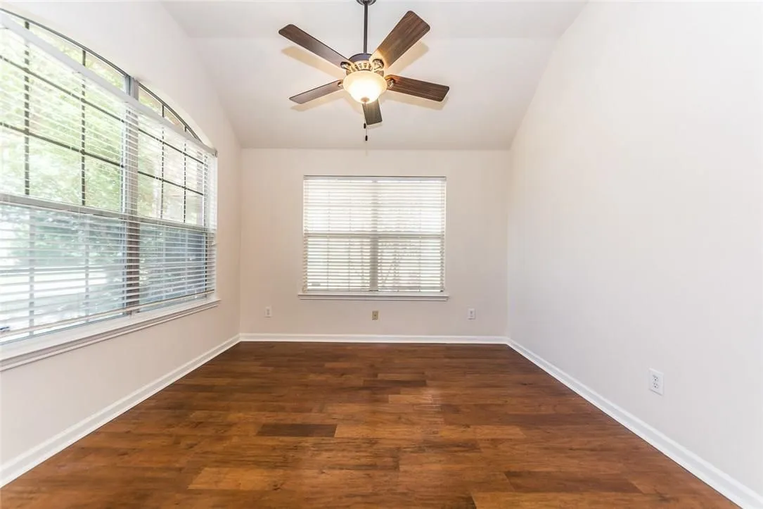 Single Family Residence For Rent in Collin County , 5812 Pinyon Drive, Mc Kinney, Texas 75070, 3 Bedroom, 2 Bathroom, 2 Garage spaces, 1,604 Sqft, built in 2000, mls#21398663, Real Estate Agent in Mc Kinney, Homes For Rent in Collin county, Homes For Rent in Mc Kinney, Realtor in Mc Kinney Texas, Real Estate Brokerage Independent Realty Texas, Luminita Cordes Realtor