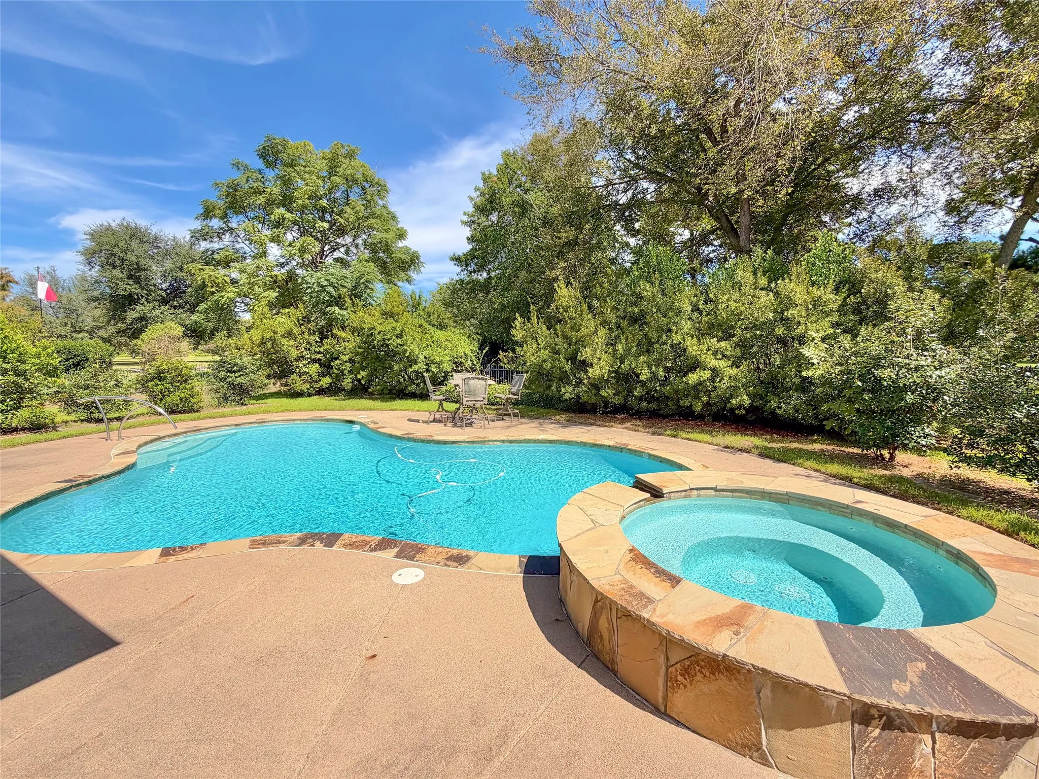 Single Family Residence For Sale in Smith County , 209 Clubview, Hideaway, Texas 75771, 3 Bedroom, 4 Bathroom, 2 Garage spaces, 3,100 Sqft, built in 2002, mls#21398617, Real Estate Agent in Hideaway, Homes For Sale in Smith county, Homes For Sale in Hideaway, Realtor in Hideaway Texas, Real Estate Brokerage Independent Realty Texas, Luminita Cordes Realtor