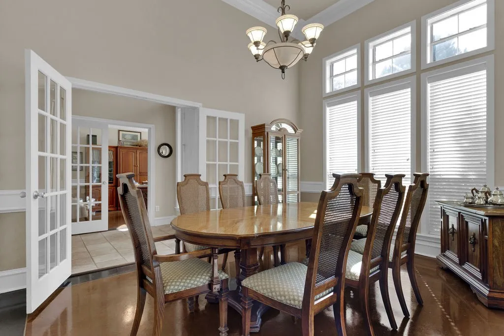 Single Family Residence For Sale in Smith County , 209 Clubview, Hideaway, Texas 75771, 3 Bedroom, 4 Bathroom, 2 Garage spaces, 3,100 Sqft, built in 2002, mls#21398617, Real Estate Agent in Hideaway, Homes For Sale in Smith county, Homes For Sale in Hideaway, Realtor in Hideaway Texas, Real Estate Brokerage Independent Realty Texas, Luminita Cordes Realtor