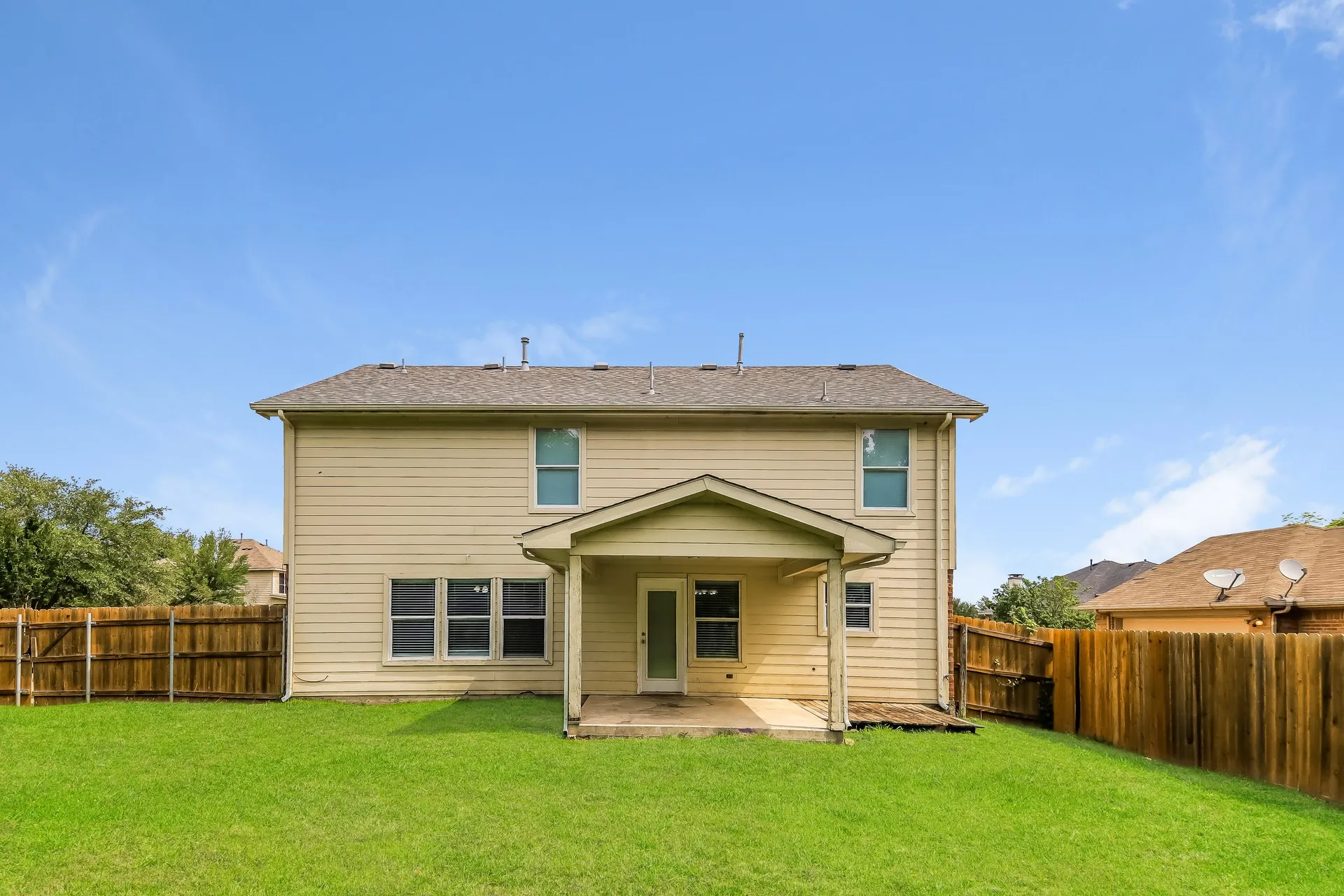 Single Family Residence For Rent in Rockwall County , 3605 Smoketree, Rockwall, Texas 75032, 3 Bedroom, 3 Bathroom, 2 Garage spaces, 2,204 Sqft, built in 2002, mls#21398683, Real Estate Agent in Rockwall, Homes For Rent in Rockwall county, Homes For Rent in Rockwall, Realtor in Rockwall Texas, Real Estate Brokerage Independent Realty Texas, Luminita Cordes Realtor