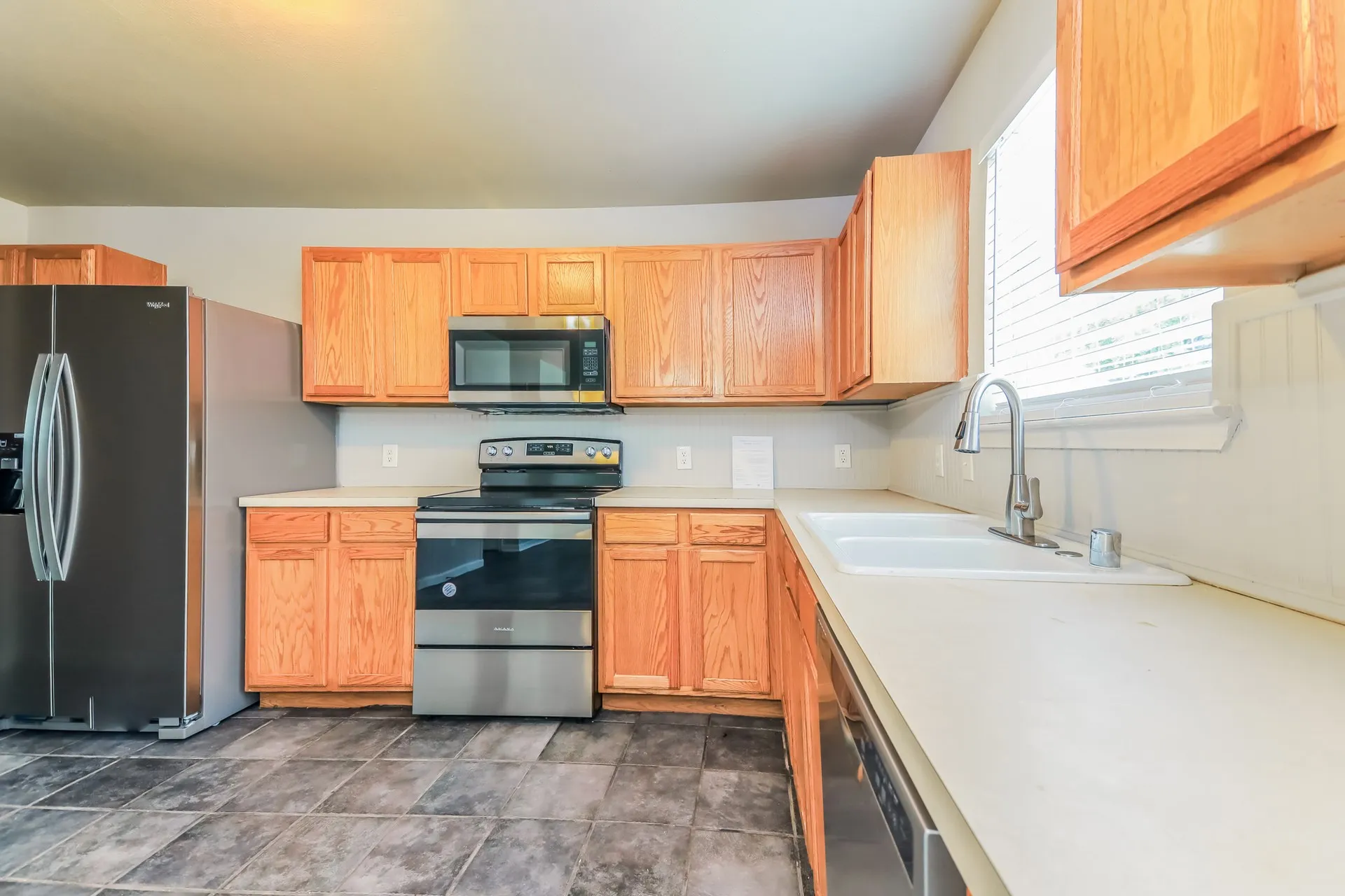 Single Family Residence For Rent in Rockwall County , 3605 Smoketree, Rockwall, Texas 75032, 3 Bedroom, 3 Bathroom, 2 Garage spaces, 2,204 Sqft, built in 2002, mls#21398683, Real Estate Agent in Rockwall, Homes For Rent in Rockwall county, Homes For Rent in Rockwall, Realtor in Rockwall Texas, Real Estate Brokerage Independent Realty Texas, Luminita Cordes Realtor