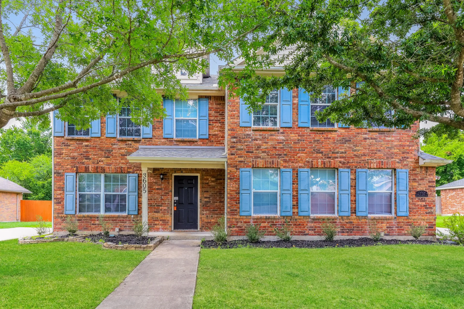 Single Family Residence For Rent in Rockwall County , 3605 Smoketree, Rockwall, Texas 75032, 3 Bedroom, 3 Bathroom, 2 Garage spaces, 2,204 Sqft, built in 2002, mls#21398683, Real Estate Agent in Rockwall, Homes For Rent in Rockwall county, Homes For Rent in Rockwall, Realtor in Rockwall Texas, Real Estate Brokerage Independent Realty Texas, Luminita Cordes Realtor