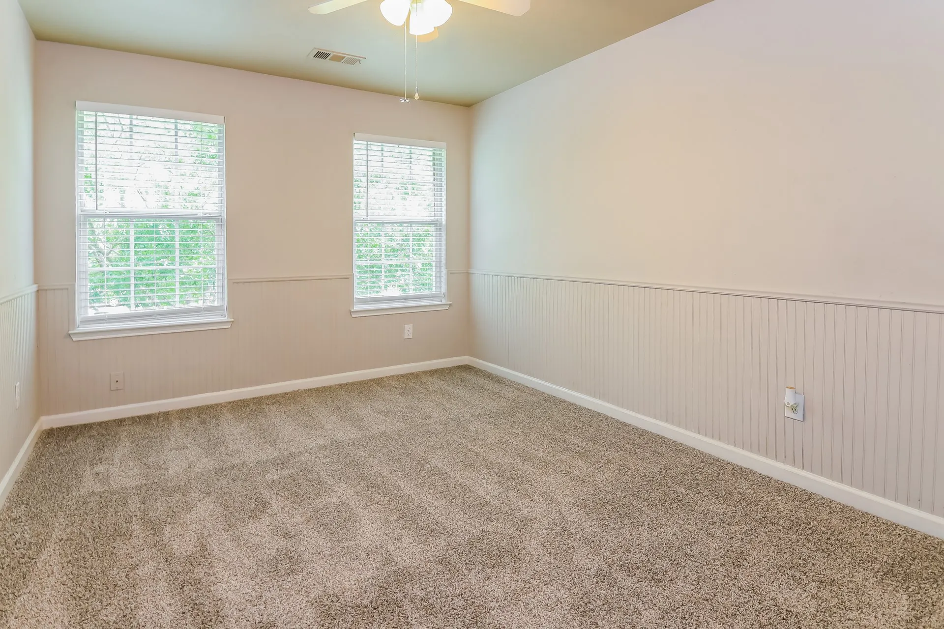 Single Family Residence For Rent in Rockwall County , 3605 Smoketree, Rockwall, Texas 75032, 3 Bedroom, 3 Bathroom, 2 Garage spaces, 2,204 Sqft, built in 2002, mls#21398683, Real Estate Agent in Rockwall, Homes For Rent in Rockwall county, Homes For Rent in Rockwall, Realtor in Rockwall Texas, Real Estate Brokerage Independent Realty Texas, Luminita Cordes Realtor