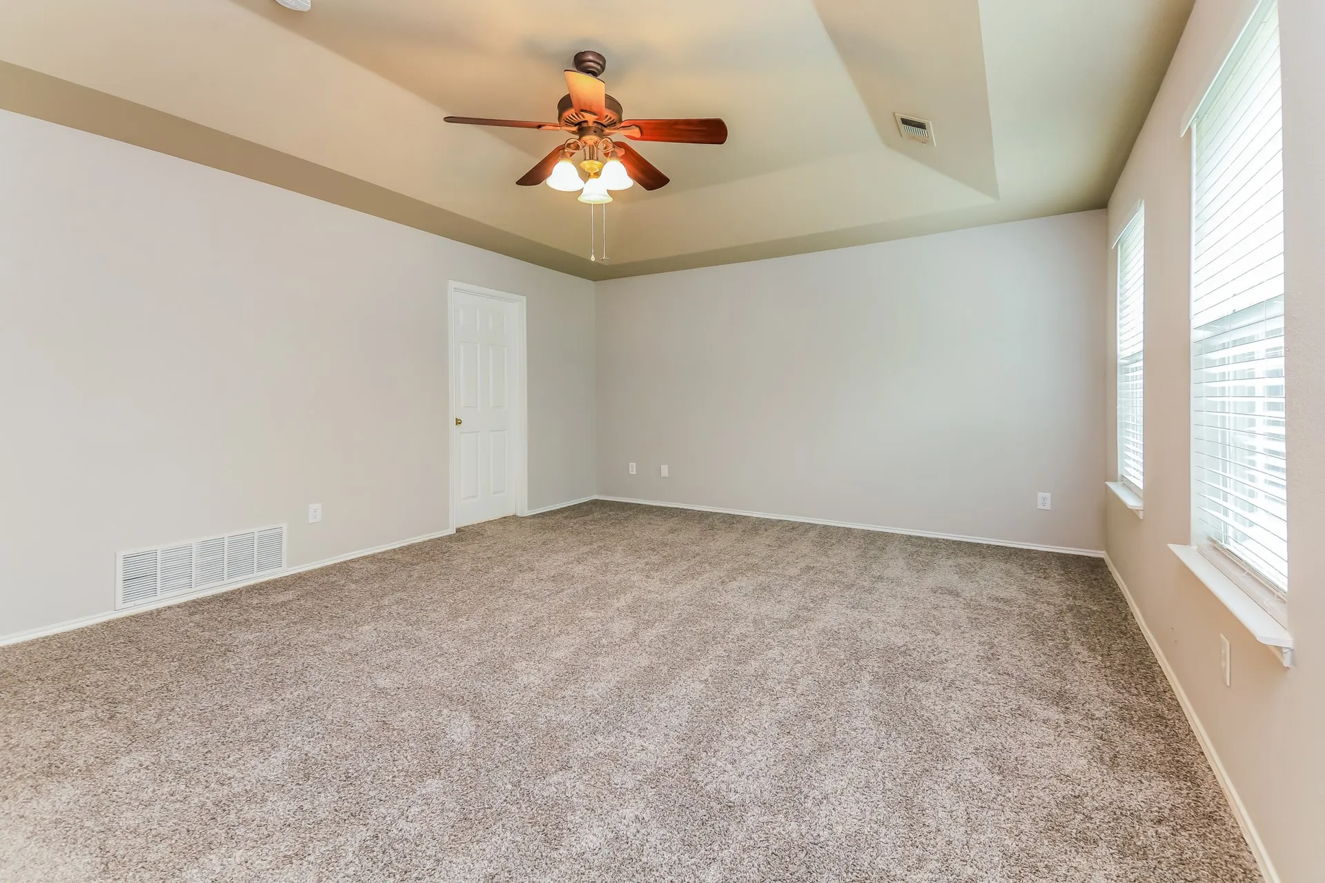 Single Family Residence For Rent in Rockwall County , 3605 Smoketree, Rockwall, Texas 75032, 3 Bedroom, 3 Bathroom, 2 Garage spaces, 2,204 Sqft, built in 2002, mls#21398683, Real Estate Agent in Rockwall, Homes For Rent in Rockwall county, Homes For Rent in Rockwall, Realtor in Rockwall Texas, Real Estate Brokerage Independent Realty Texas, Luminita Cordes Realtor