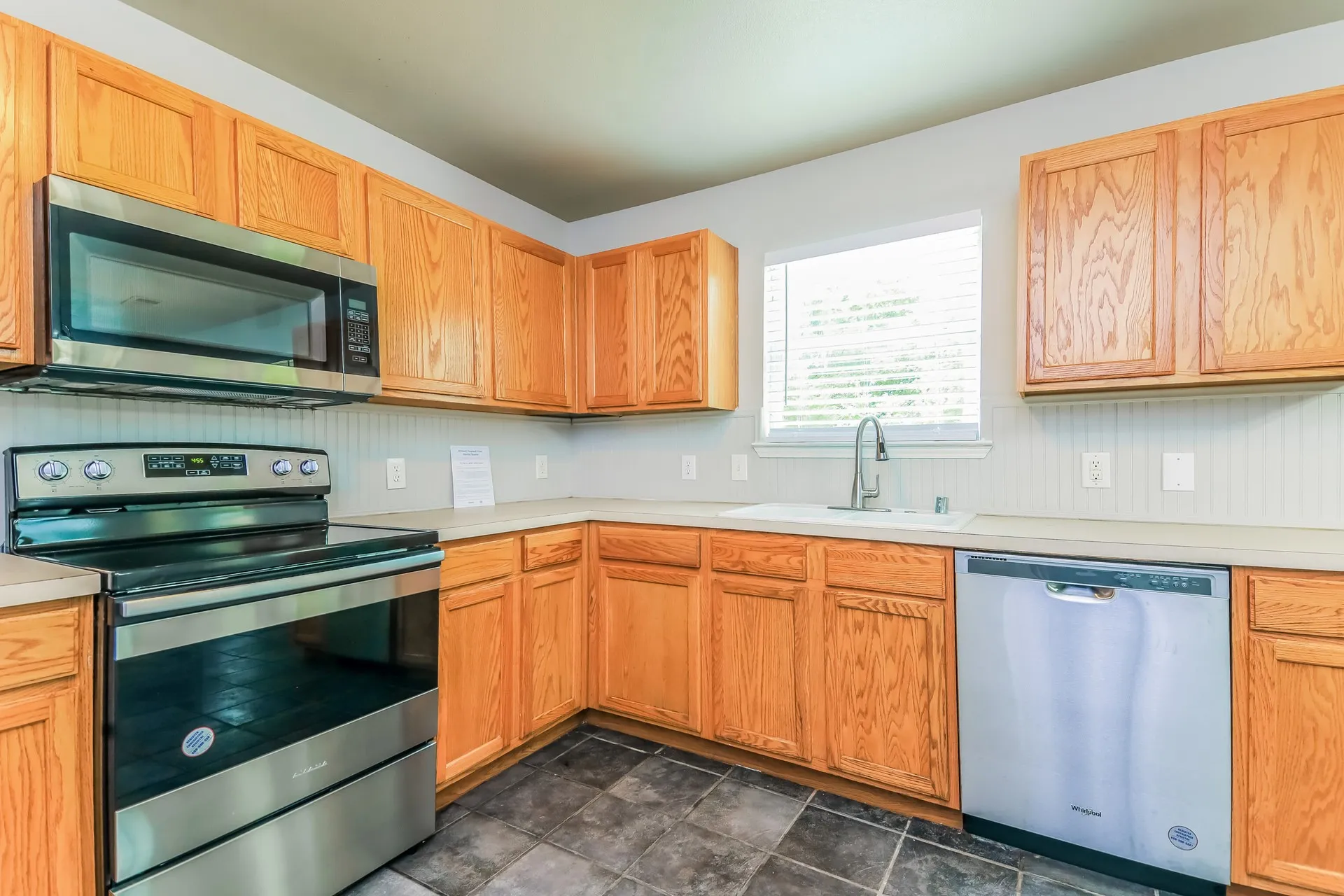 Single Family Residence For Rent in Rockwall County , 3605 Smoketree, Rockwall, Texas 75032, 3 Bedroom, 3 Bathroom, 2 Garage spaces, 2,204 Sqft, built in 2002, mls#21398683, Real Estate Agent in Rockwall, Homes For Rent in Rockwall county, Homes For Rent in Rockwall, Realtor in Rockwall Texas, Real Estate Brokerage Independent Realty Texas, Luminita Cordes Realtor