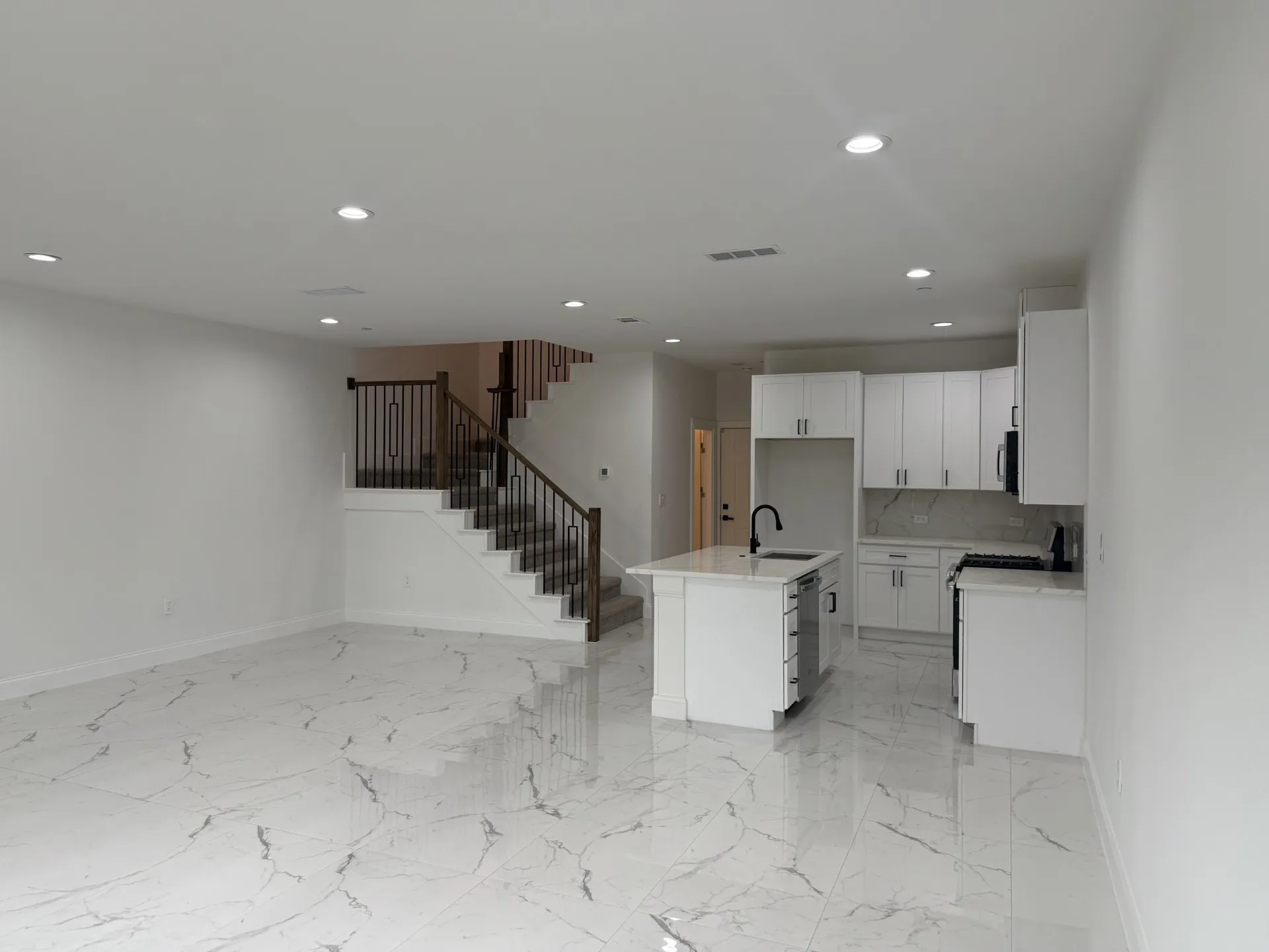 Townhouse For Rent in Dallas County , 6218 Dewitt Street, Sachse, Texas 75048, 3 Bedroom, 3 Bathroom, 2 Garage spaces, 2,006 Sqft, built in 2026, mls#21398587, Real Estate Agent in Sachse, Homes For Rent in Dallas county, Homes For Rent in Sachse, Realtor in Sachse Texas, Real Estate Brokerage Independent Realty Texas, Luminita Cordes Realtor